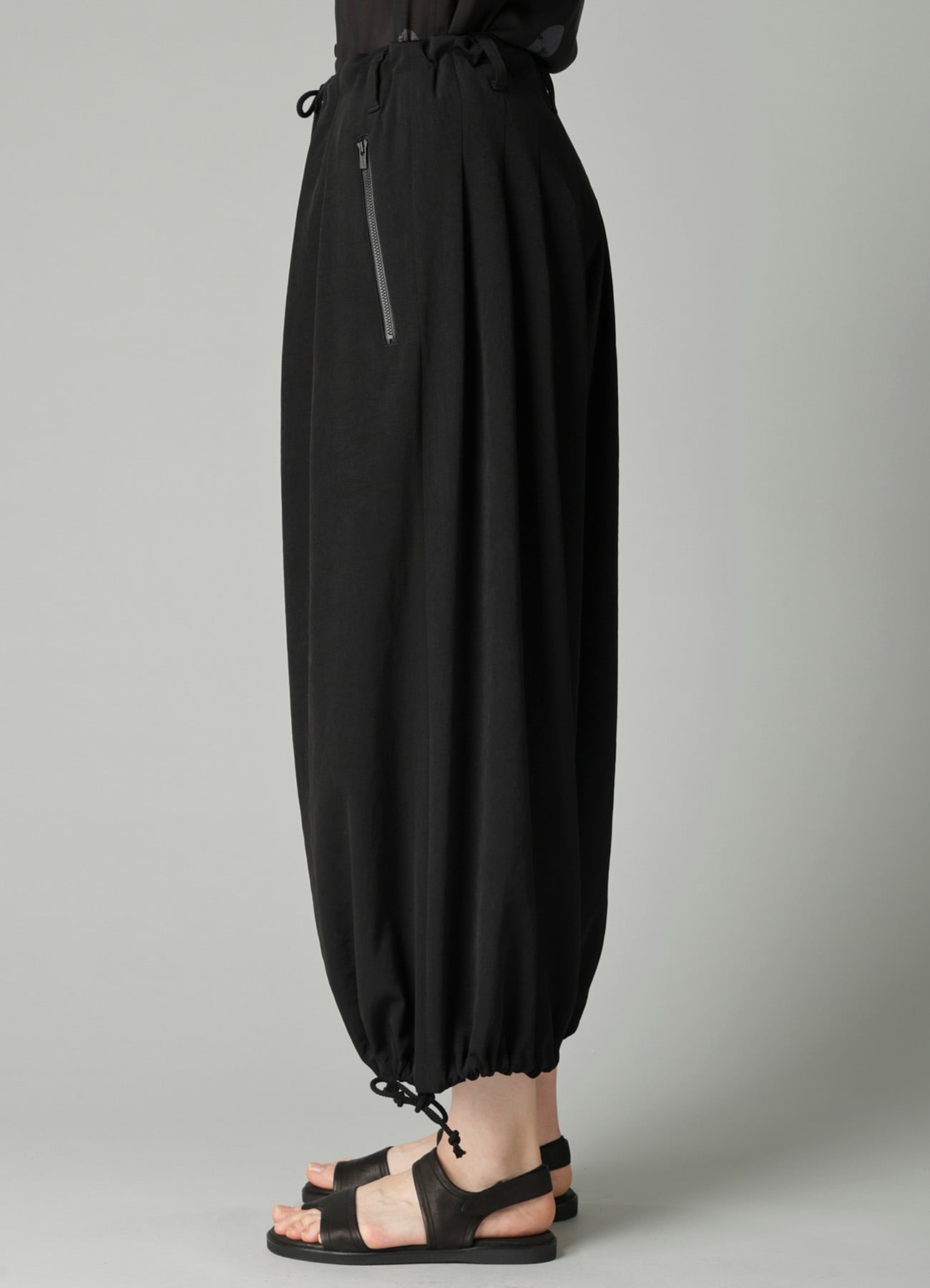 Ta/Pe CREPE DE CHINE 3 TUCKS PANTS