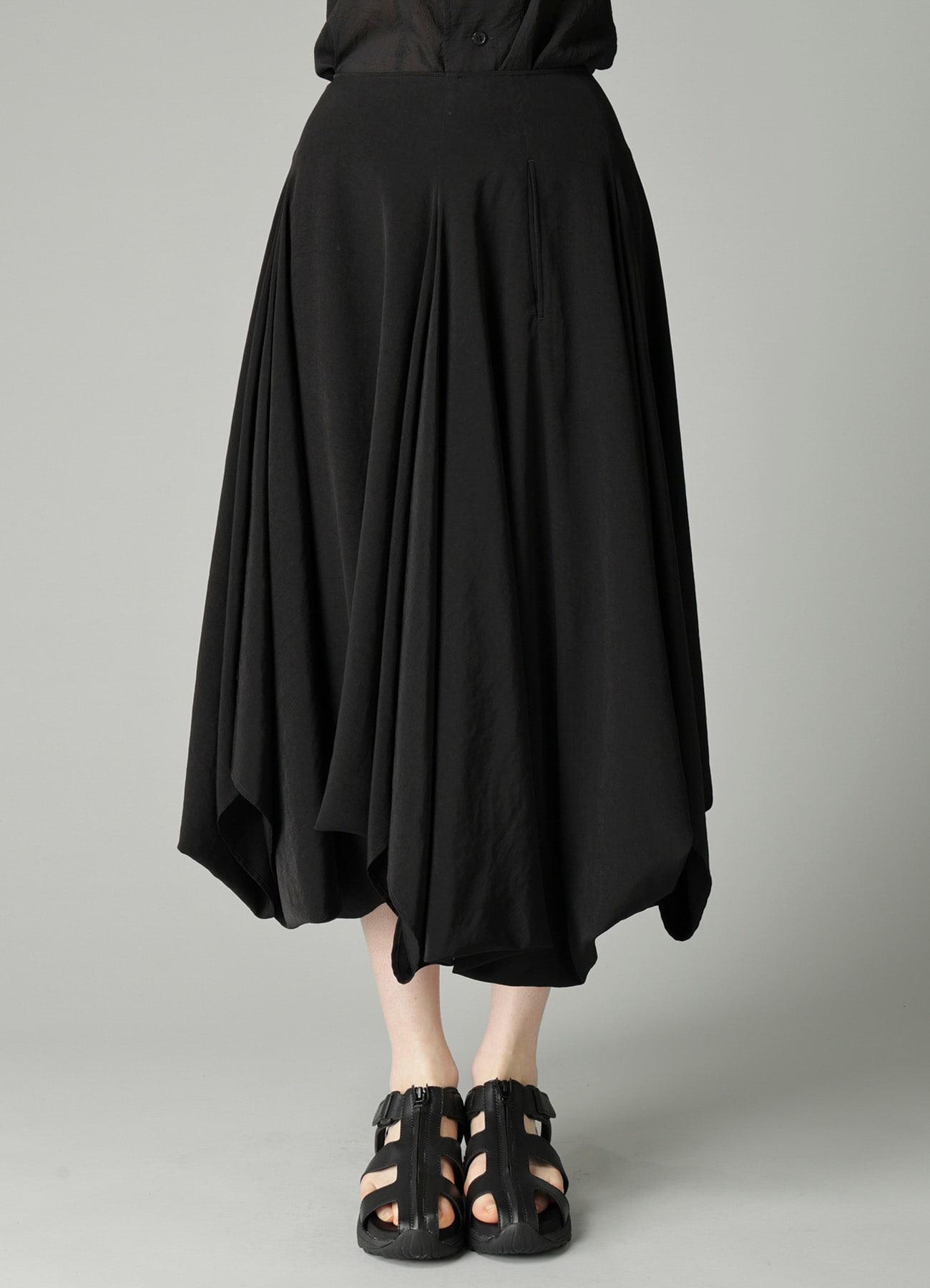 Ta/Pe CREPE DE CHINE PANEL BALLOON SKIRT