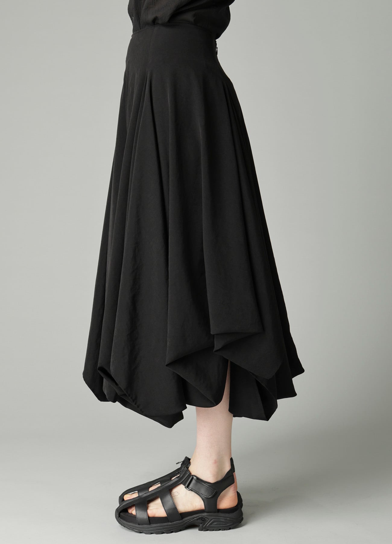 Ta/Pe CREPE DE CHINE PANEL BALLOON SKIRT