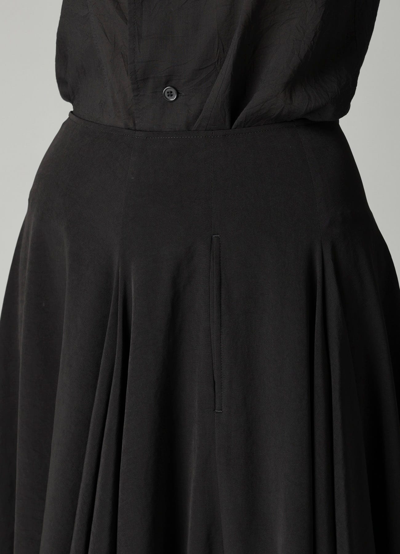 Ta/Pe CREPE DE CHINE PANEL BALLOON SKIRT