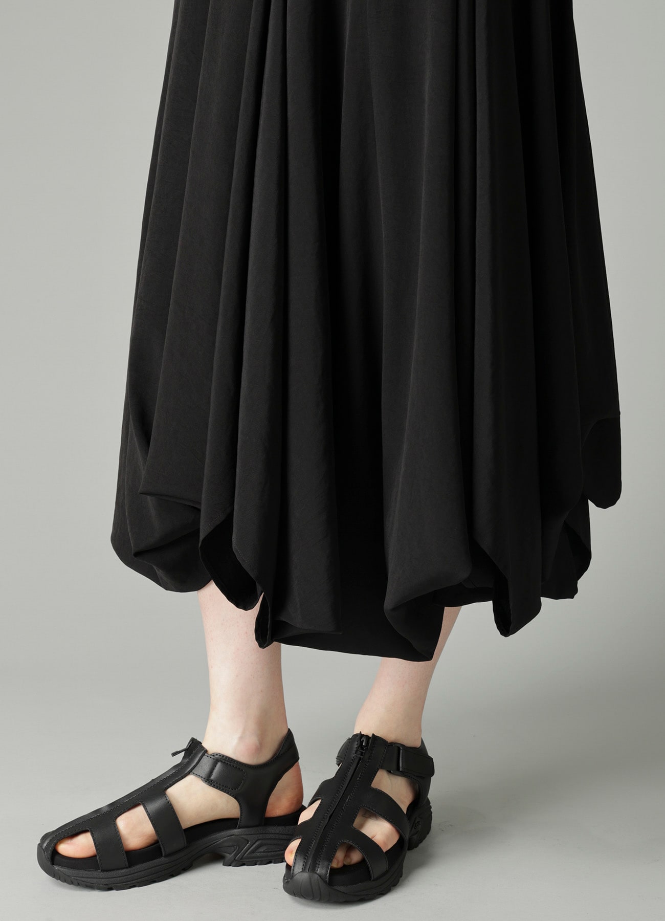 Ta/Pe CREPE DE CHINE PANEL BALLOON SKIRT