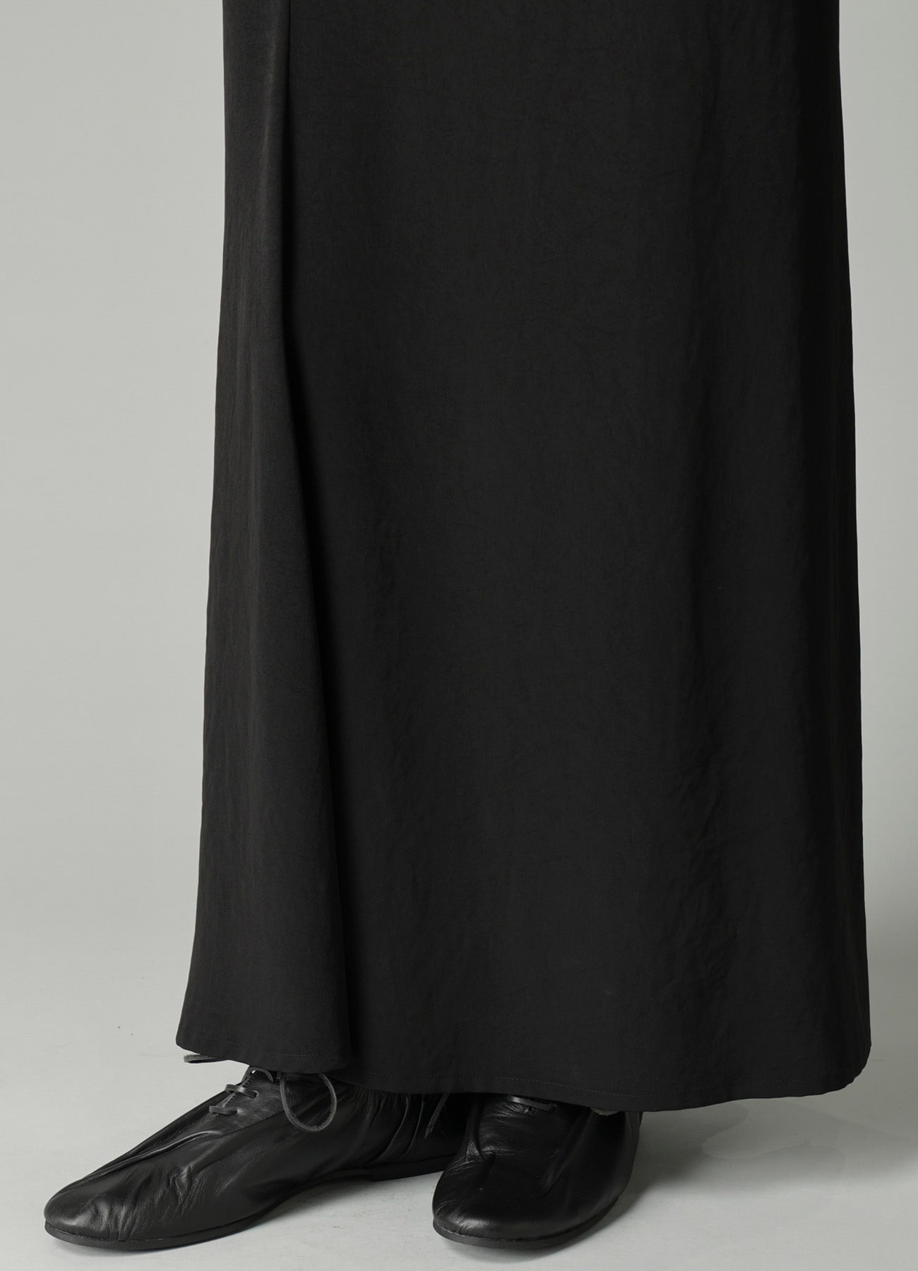 Ta/Pe CREPE DE CHINE DIAGONAL CUTTING LONG SKIRT