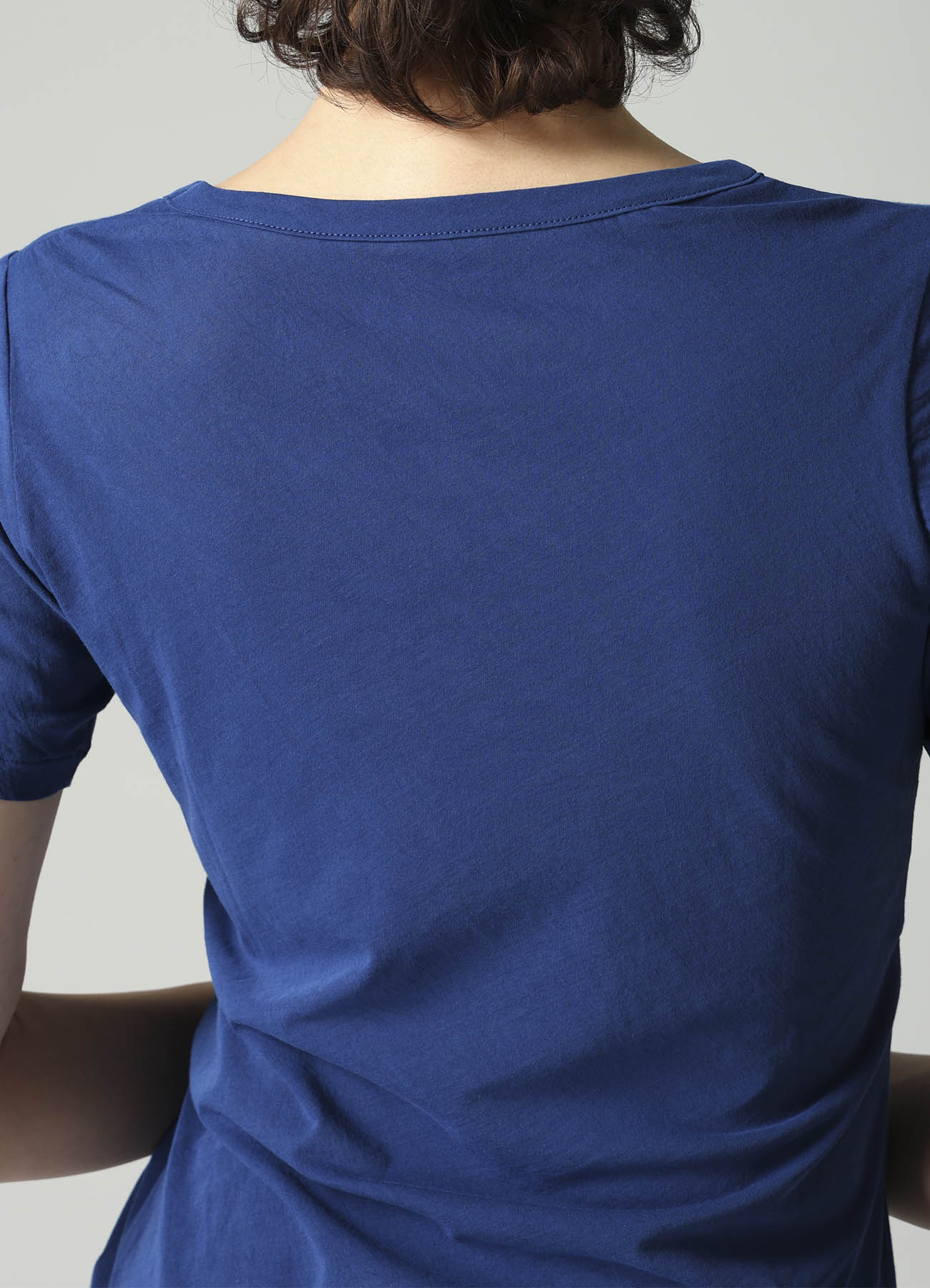 HIGH TWISTED SINGLE JERSEY SHORT SLV ROUND NECK T