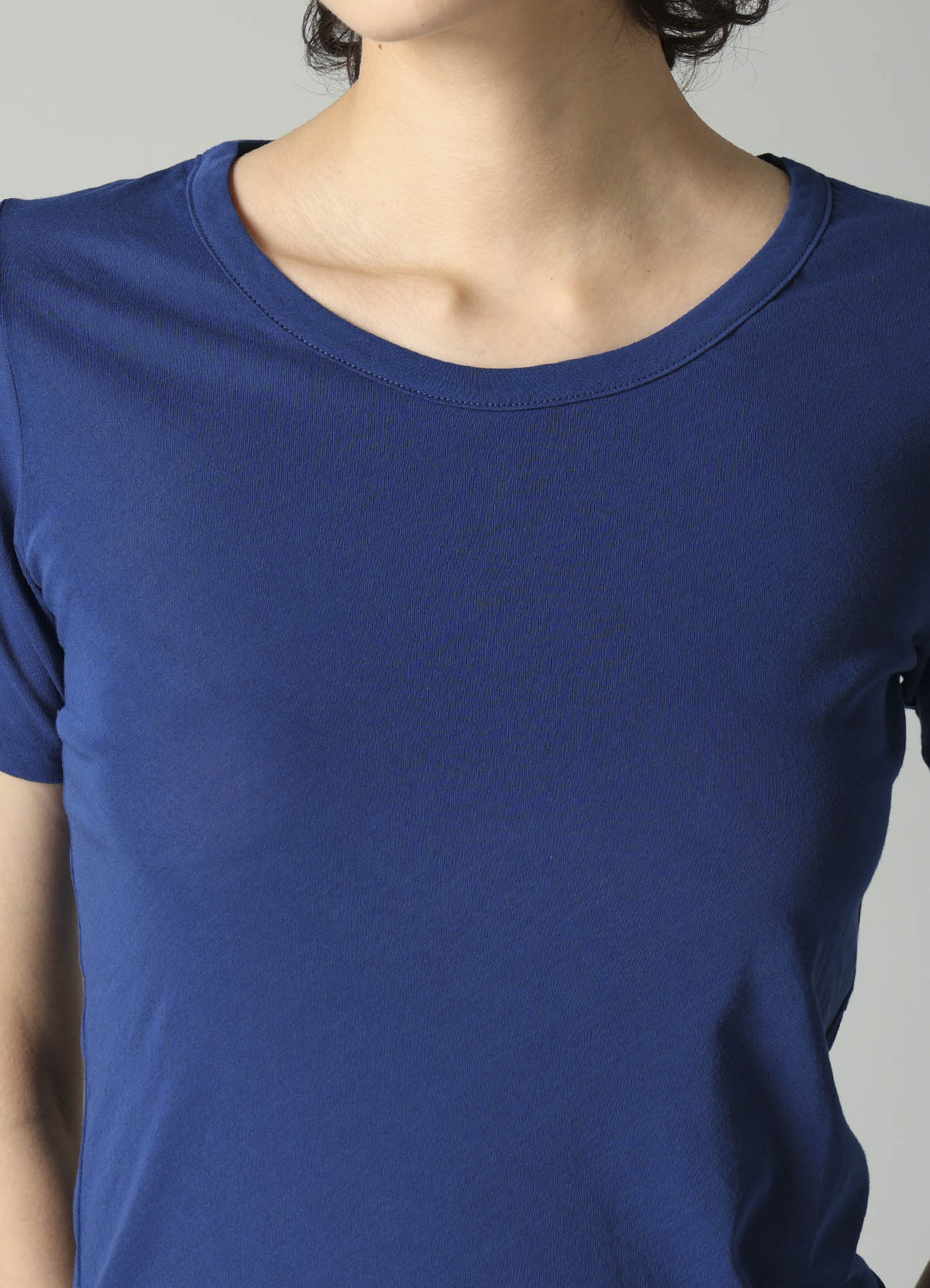 HIGH TWISTED SINGLE JERSEY SHORT SLV ROUND NECK T