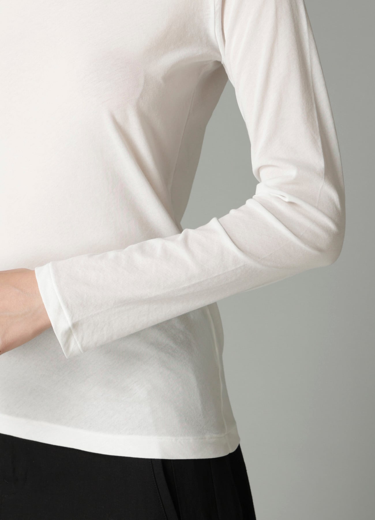 HIGH TWISTED SINGLE JERSEY LONG SLV ROUND NECK T