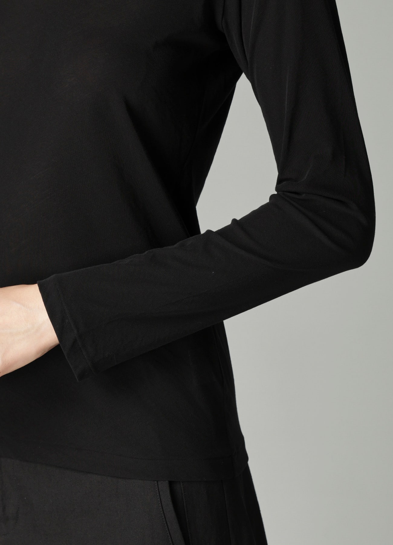 HIGH TWISTED SINGLE JERSEY LONG SLV ROUND NECK T