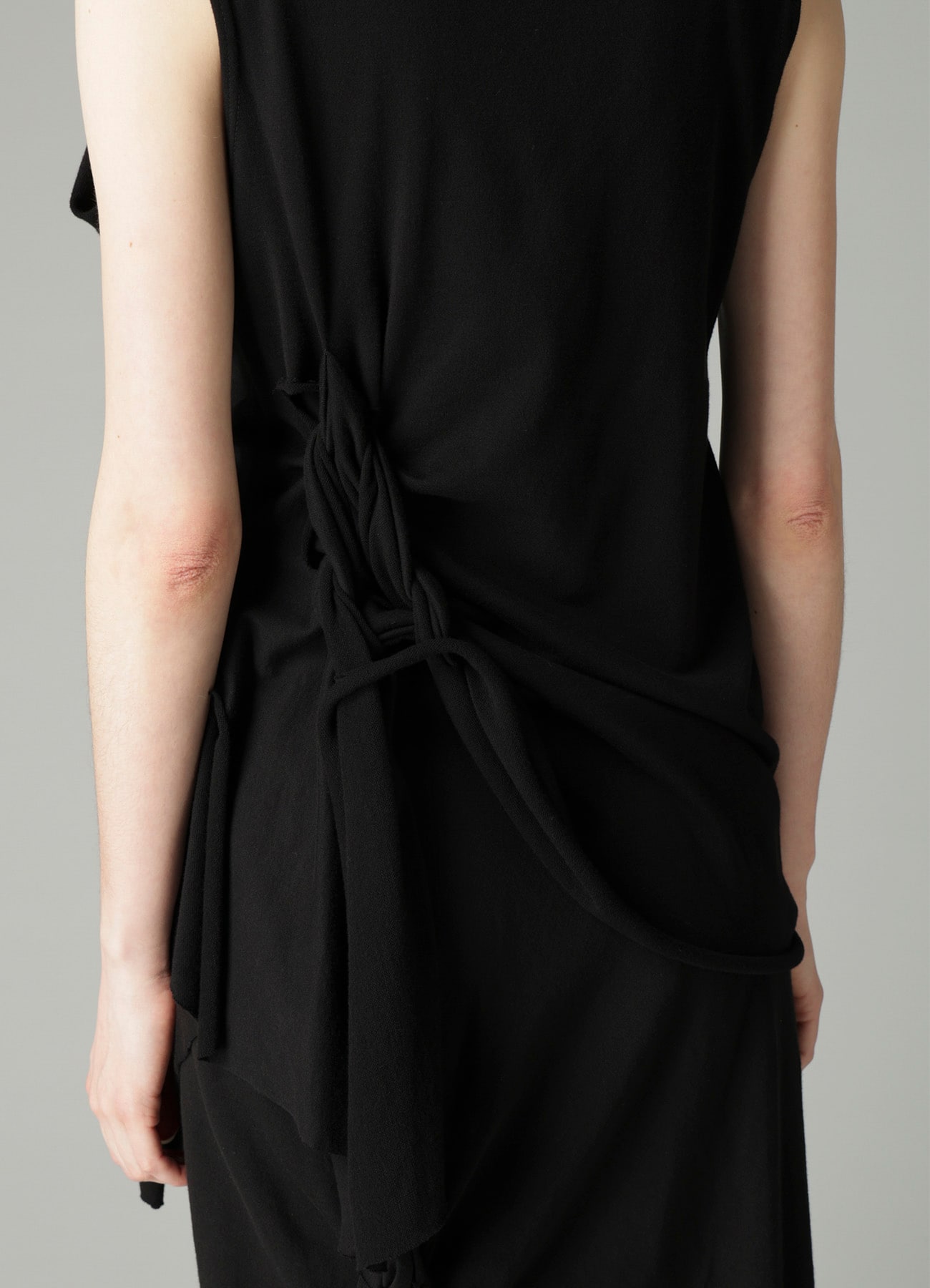 HIGH TWISTED FRENCH TERRY BRAIDED SLEEVELESS T