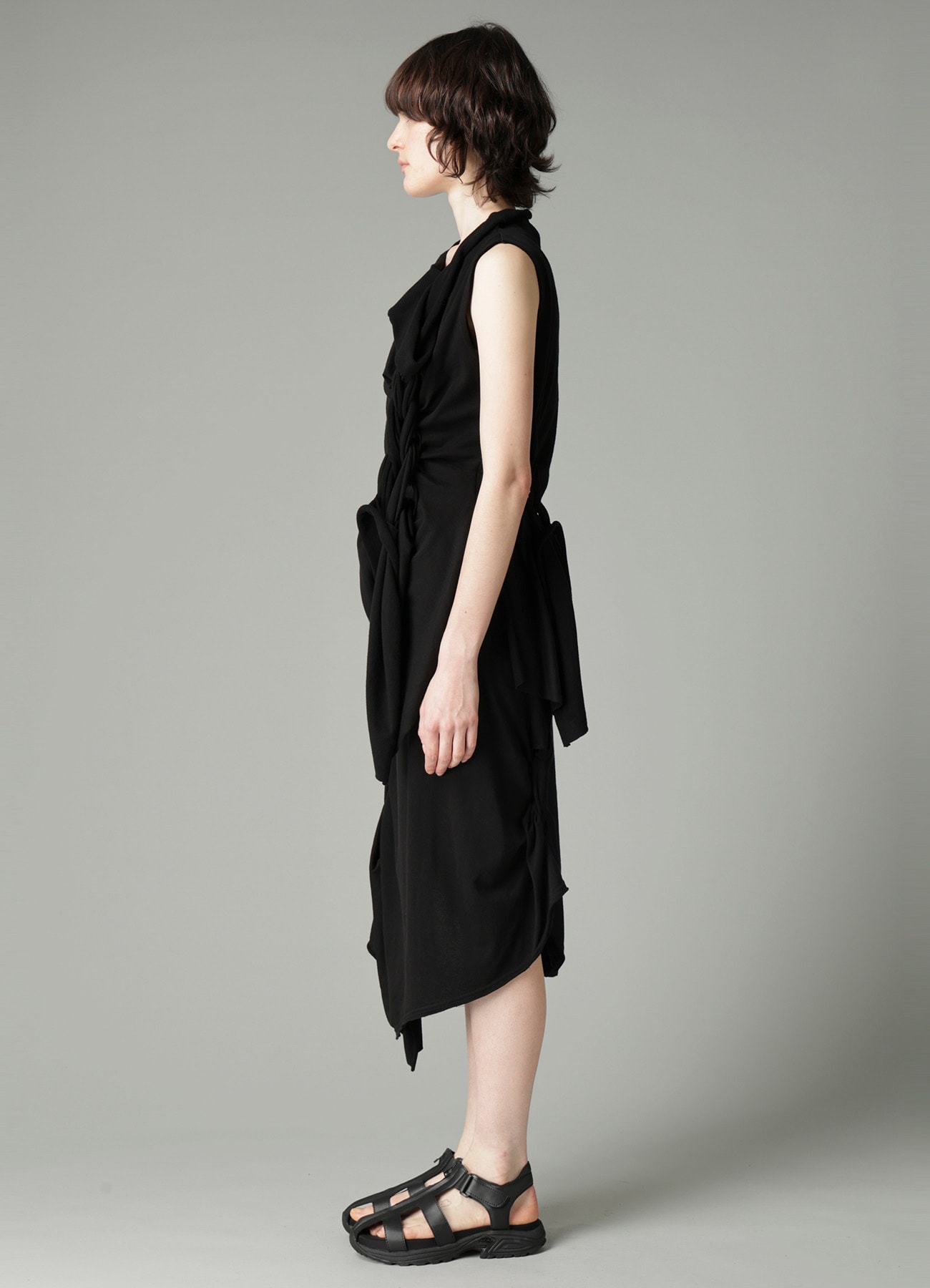 HIGH TWISTED FRENCH TERRY BRAIDED SLEEVELESS T