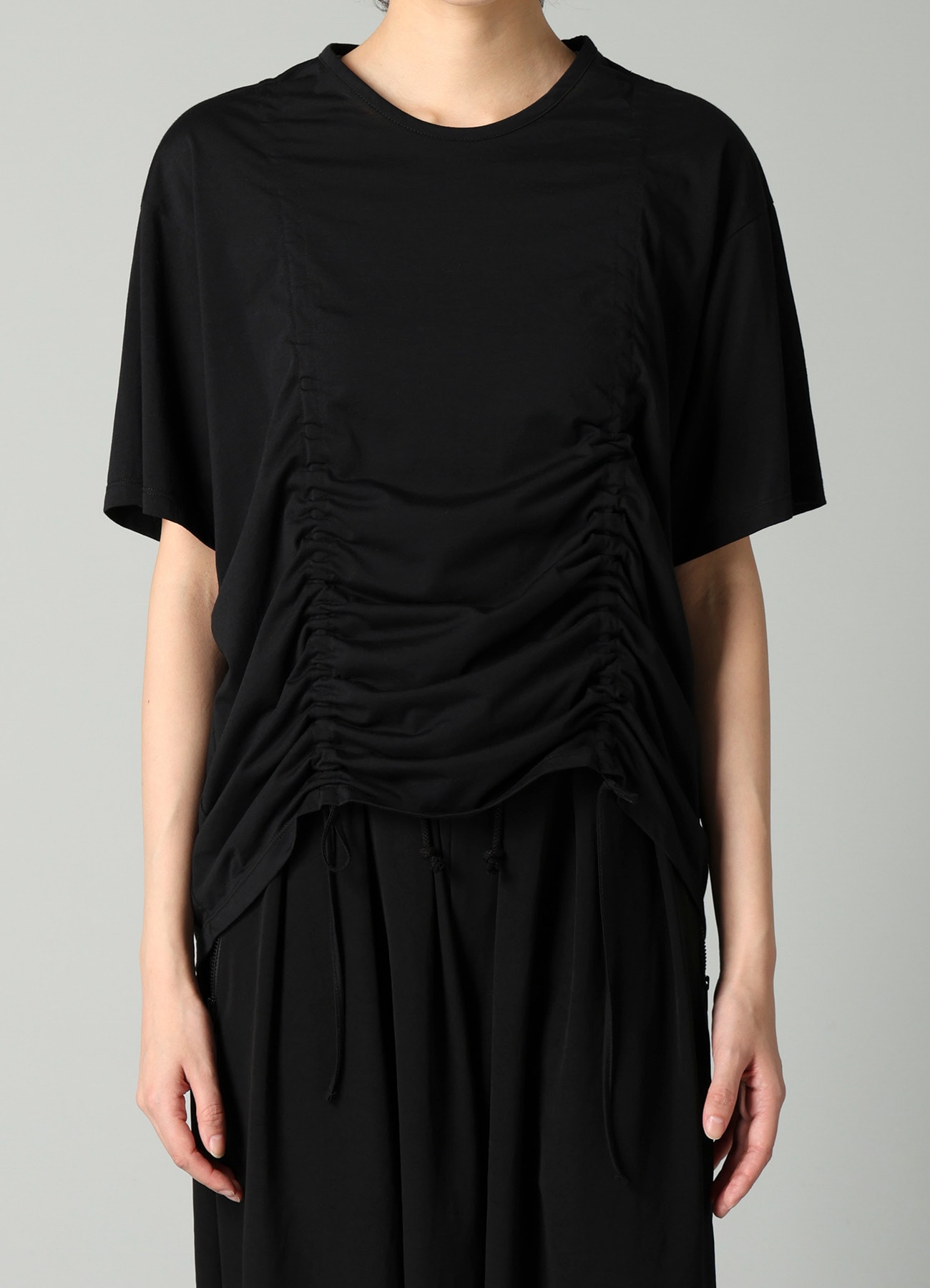 SINGLE JERSEY GATHER DETAIL SHORT SLV T