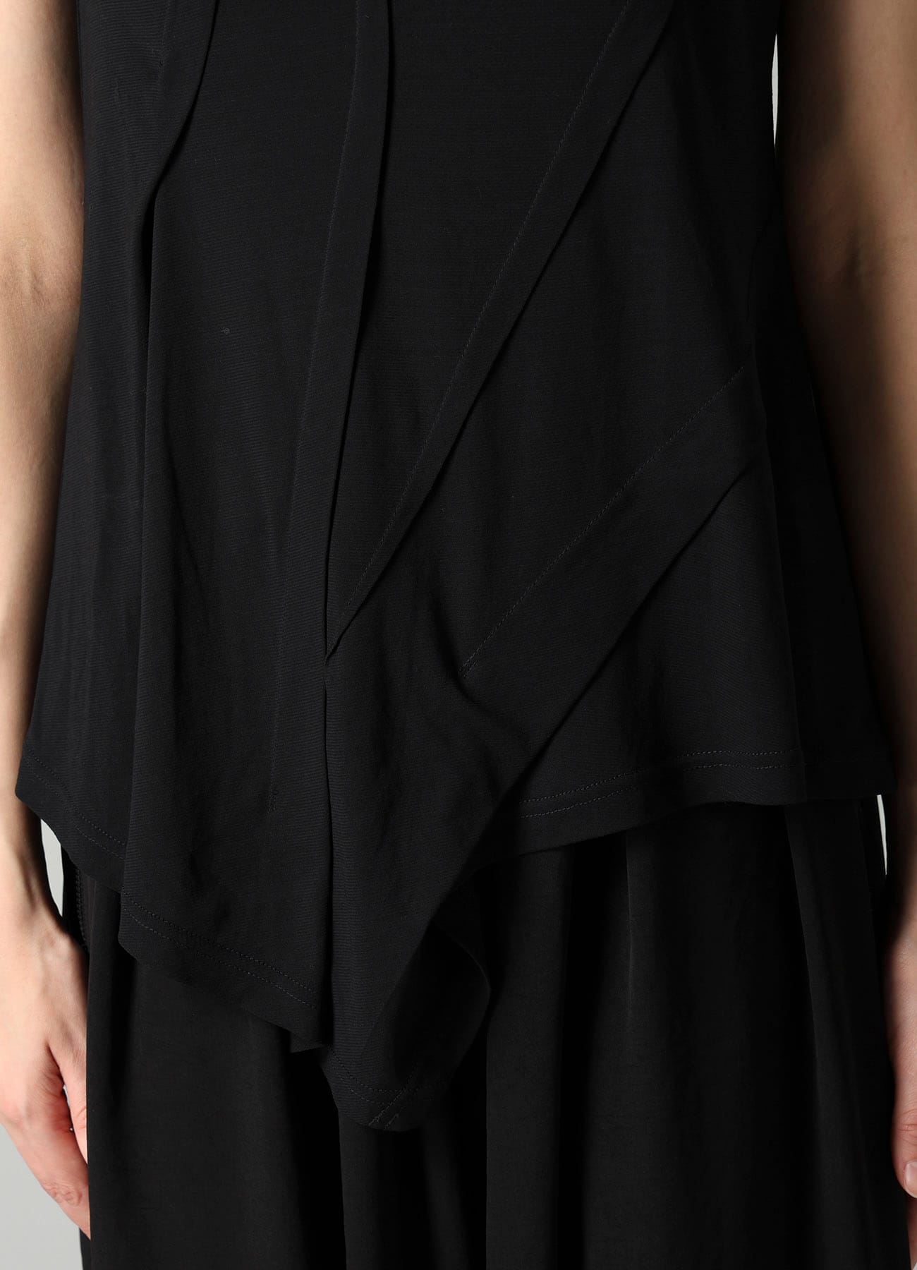 HIGH TWISTED SZ JERSEY TUCK DETAIL SHORT SLV T