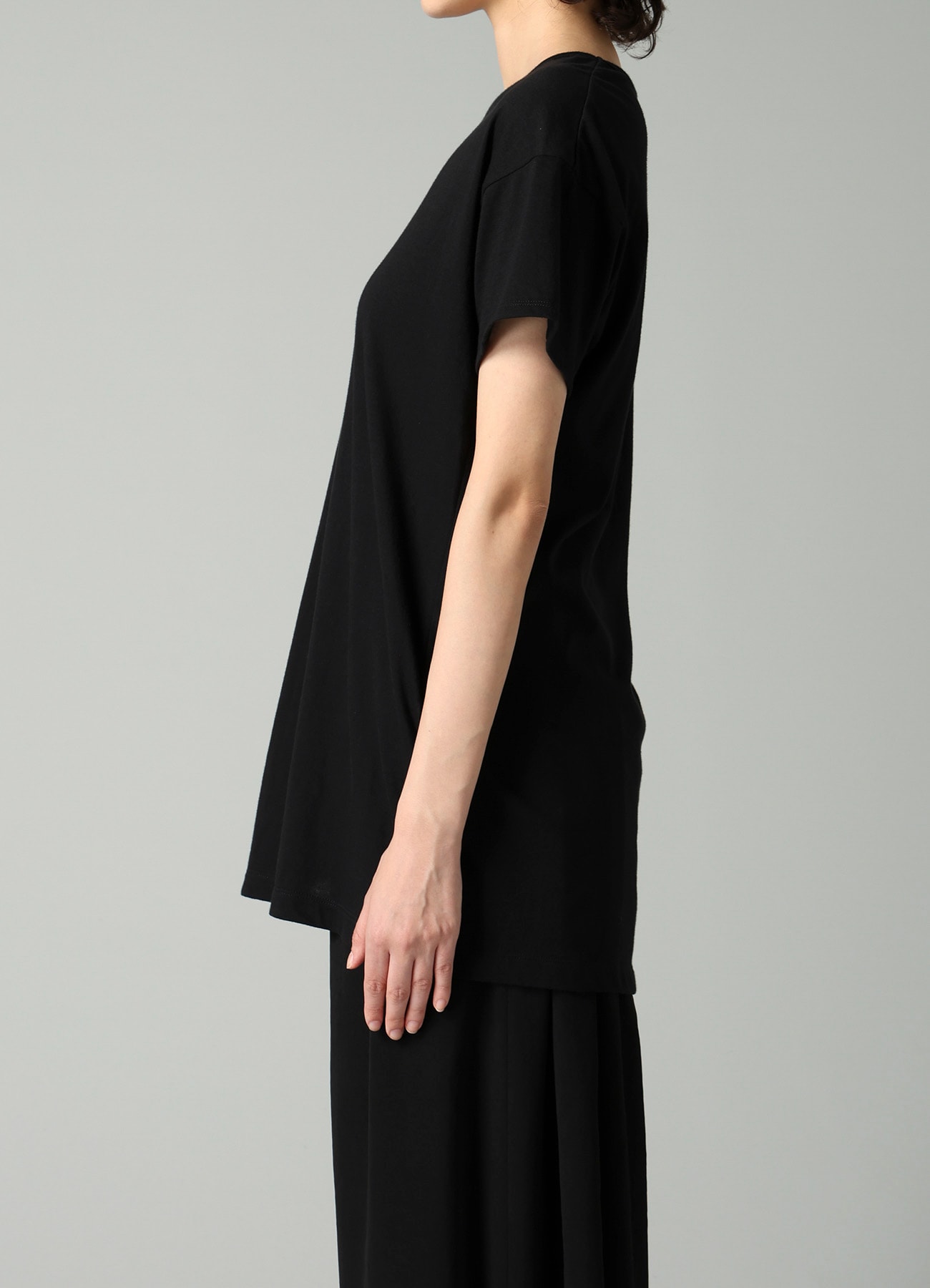 SOFT SINGLE JERSEY ASYMMETRIC SHORT SLV T B
