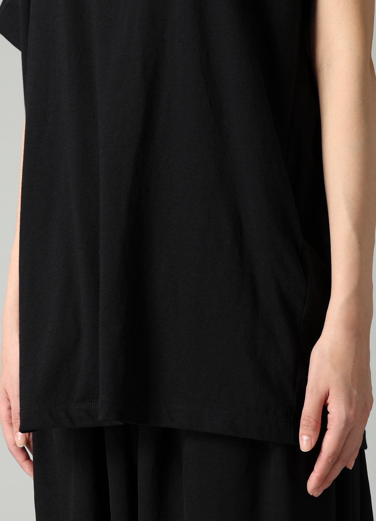 SOFT SINGLE JERSEY ASYMMETRIC SHORT SLV T B