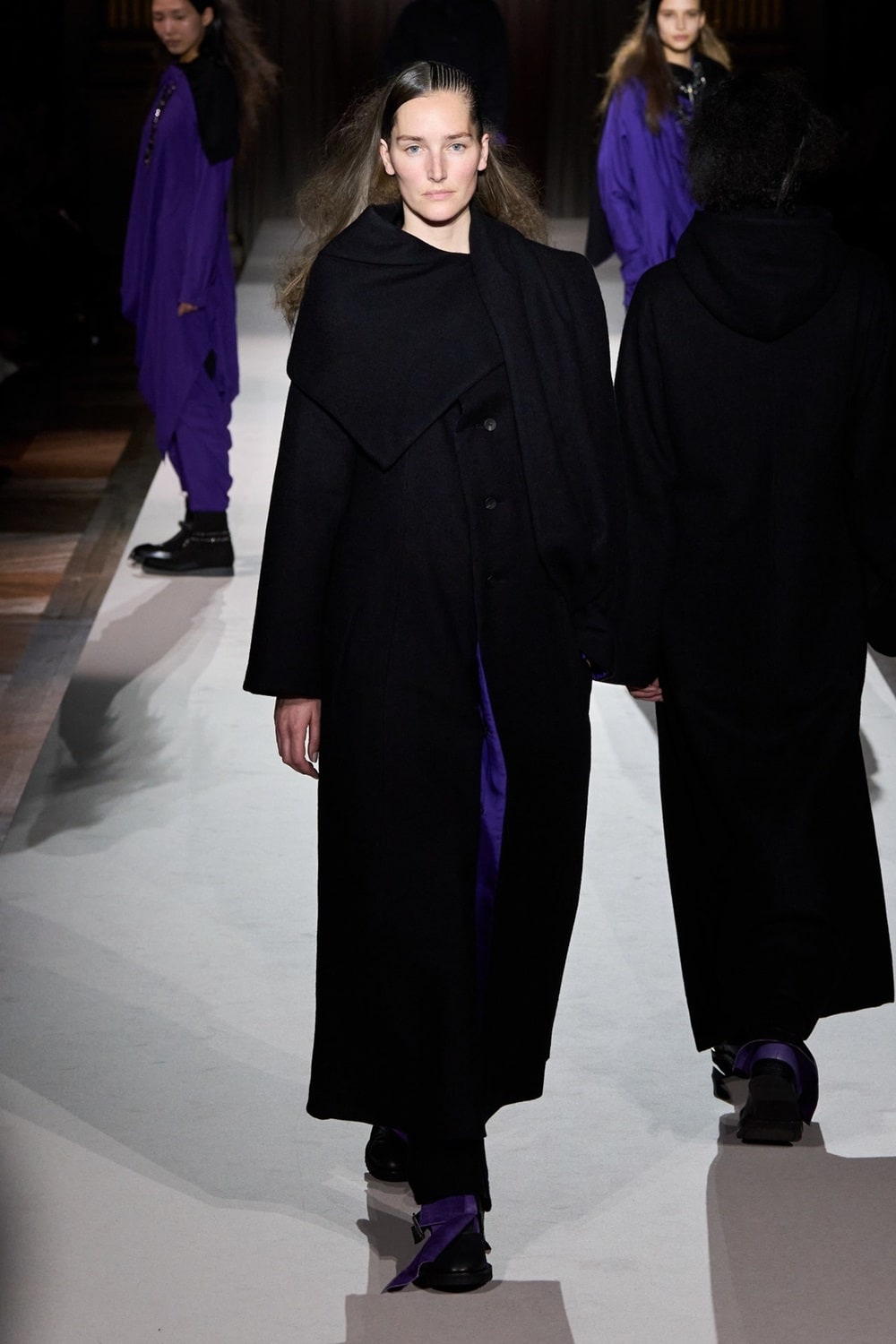 COTTON SINGLE JERSEY R MOTIF LONG T-SHIRT