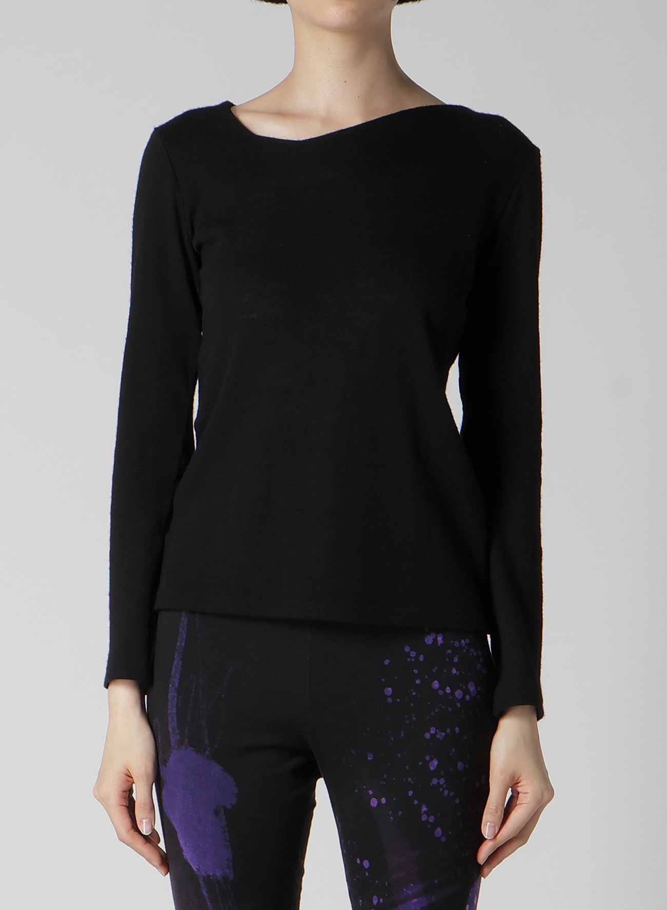 AIRY SPUN LIGHT MILLED ANGULAR NECK LONG T-SHIRT