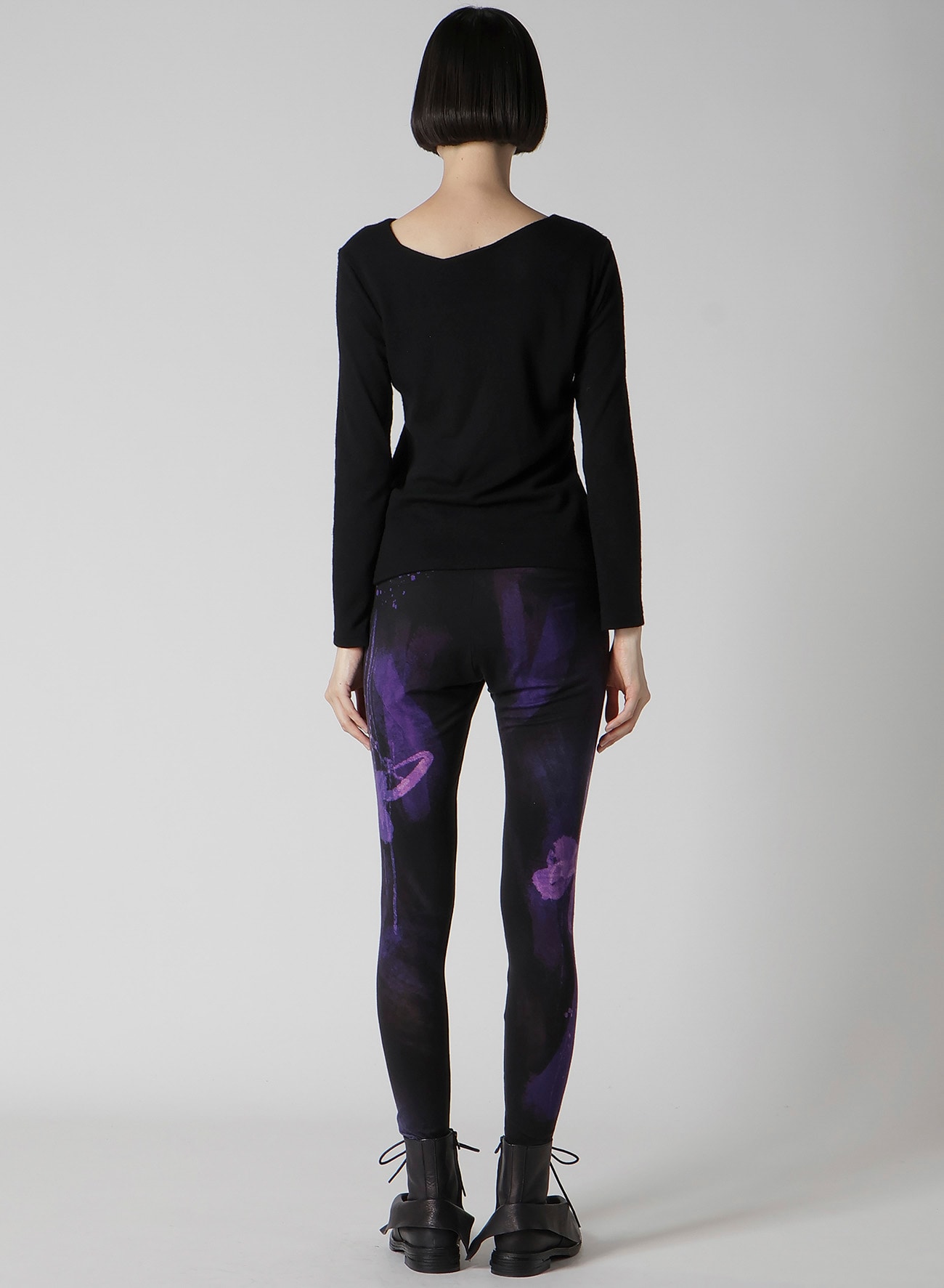 AIRY SPUN LIGHT MILLED ANGULAR NECK LONG T-SHIRT