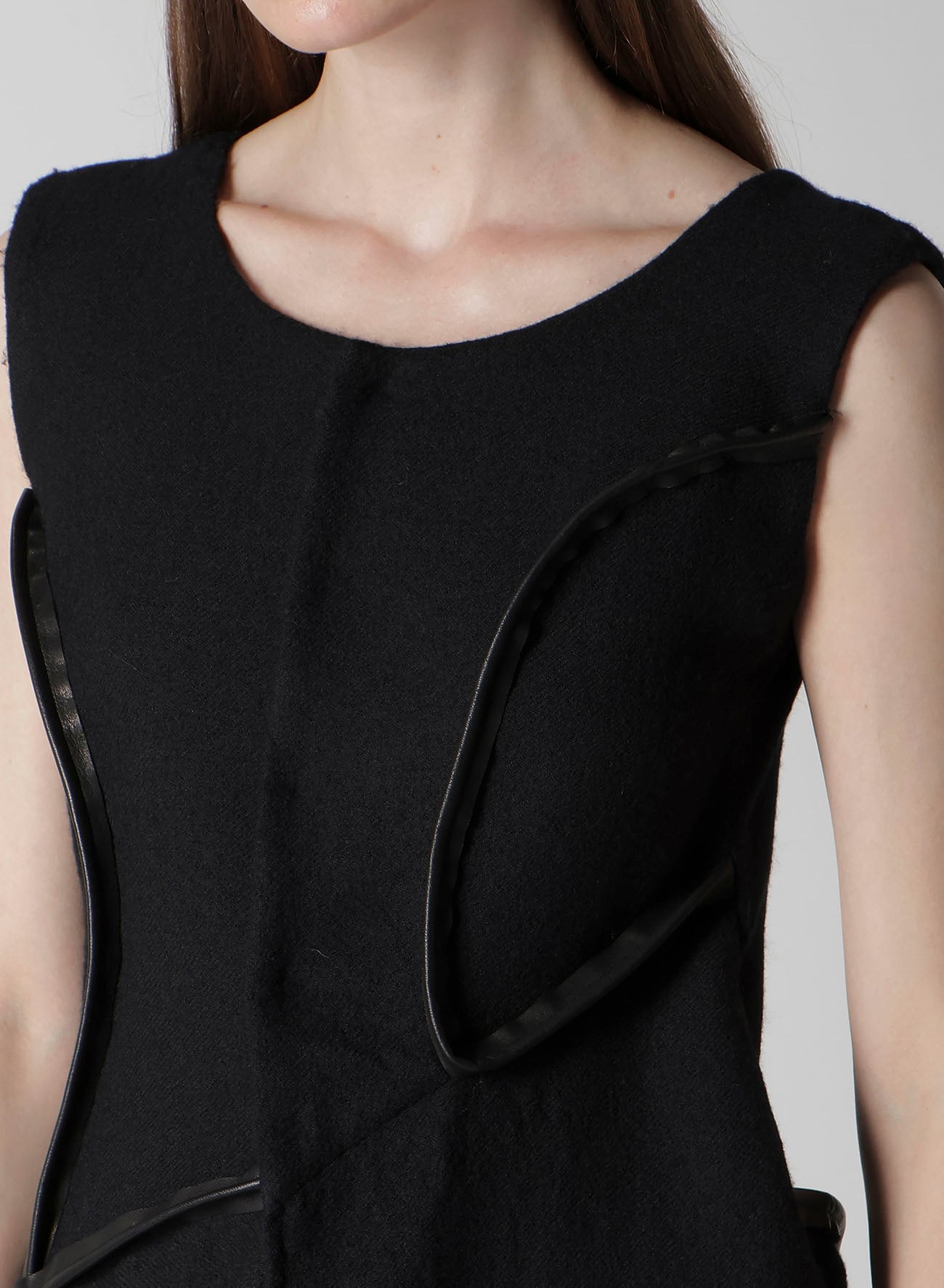 WOOL VIYELLA LEATHER PIPING DRESS