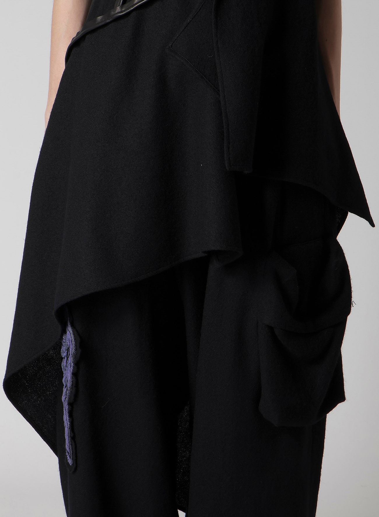 WOOL VIYELLA LEATHER PIPING DRESS