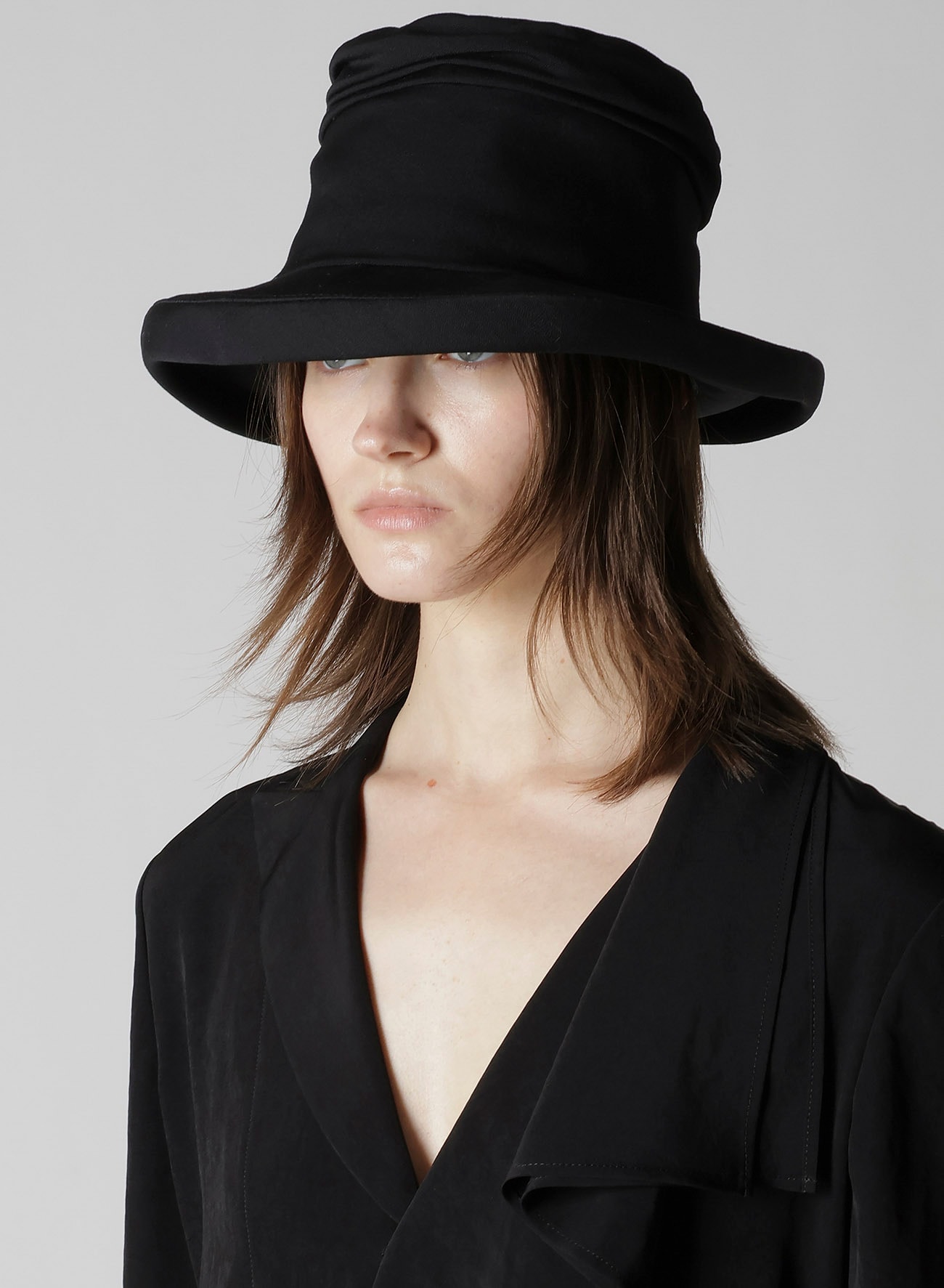 GABARDINE DRAPED CROCHET