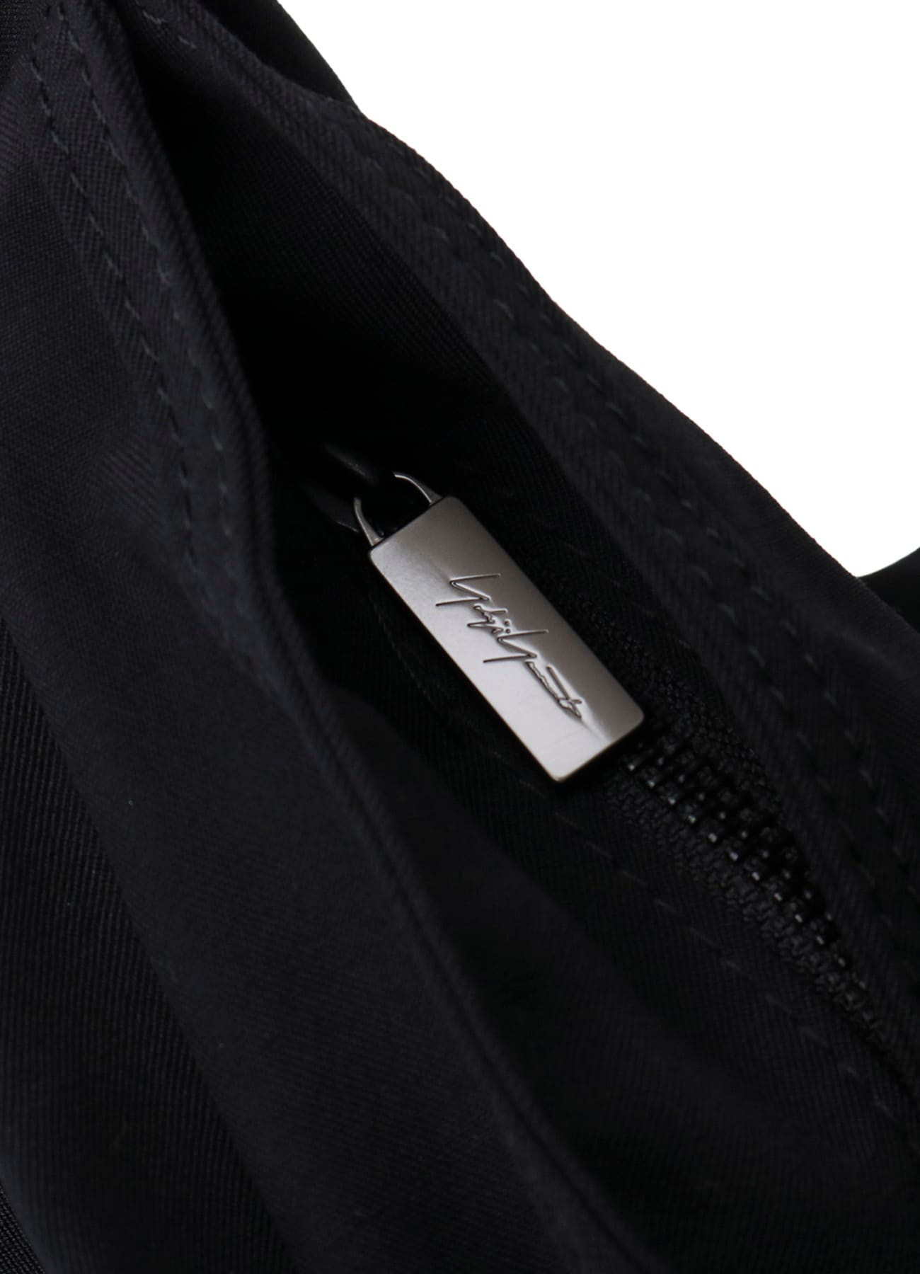 W/GABARDINE CROSS DRAPED SHOLDER BAG
