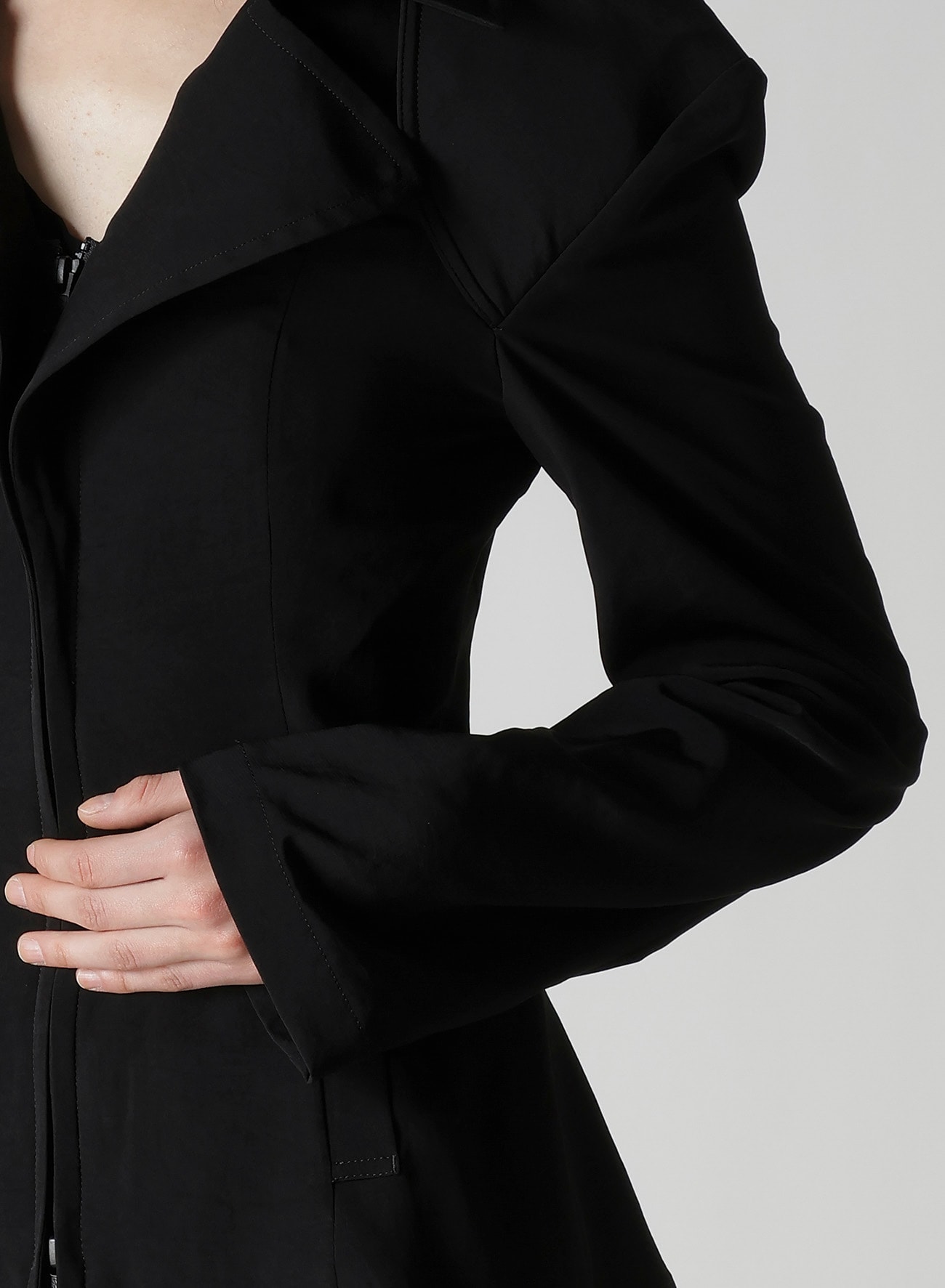 TA/PE CREPE DE CHINE O SHOULDER JACKET