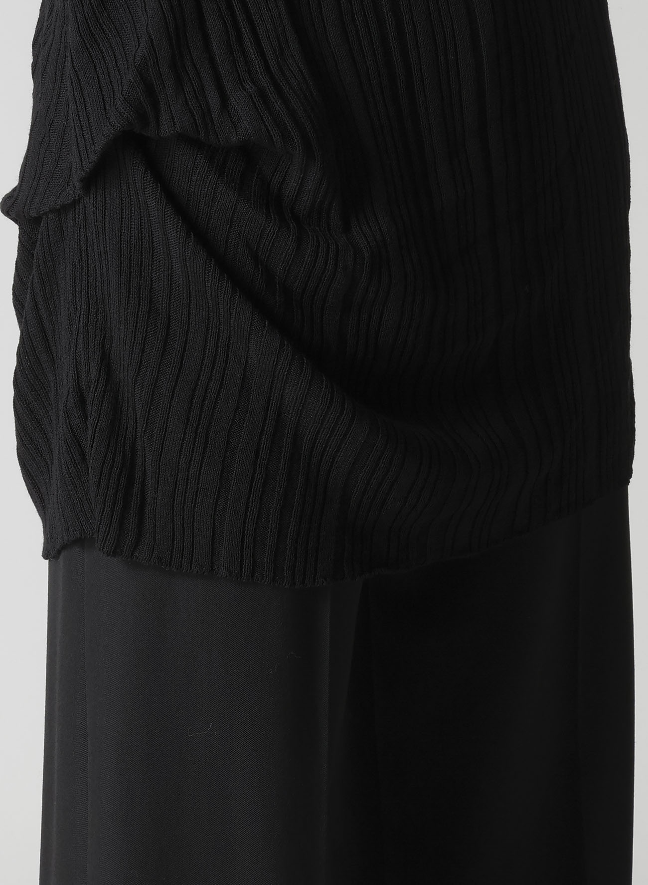 RANDOM RIB TUCK DETAIL PO