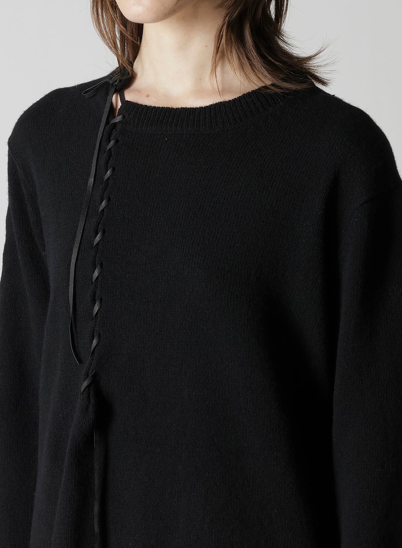 7G1P PLAIN STITCH+LEATHER STRING STRING ROUND NECK PO