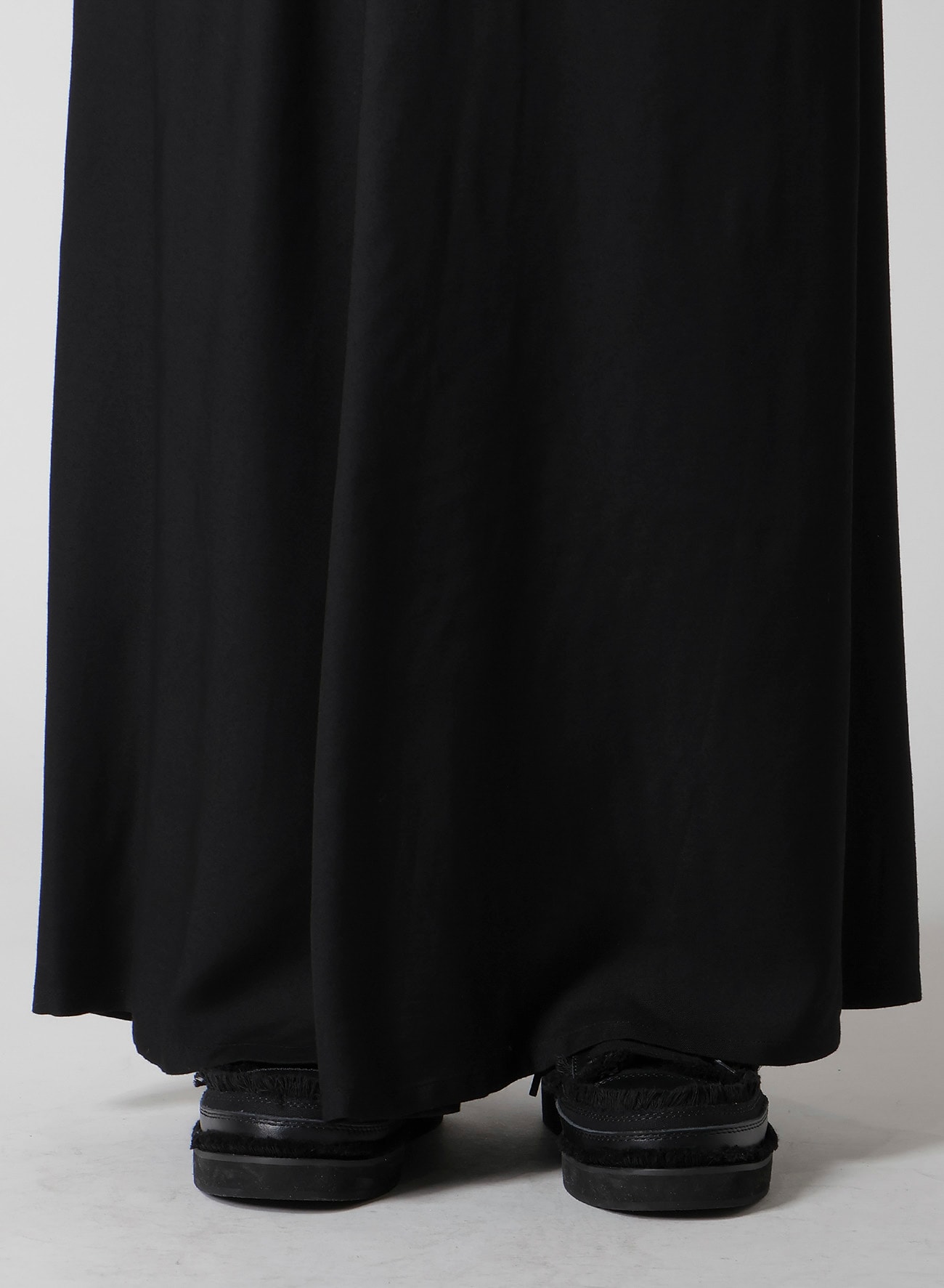 VISCOSE TWILL DIAGONAL CUTTING LONG SKIRT