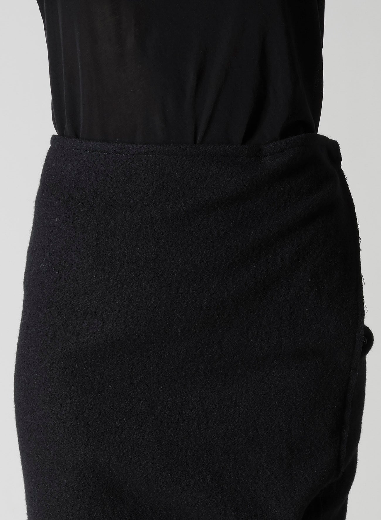 SHRINKED WOOL SERGE TWISTED SKIRT