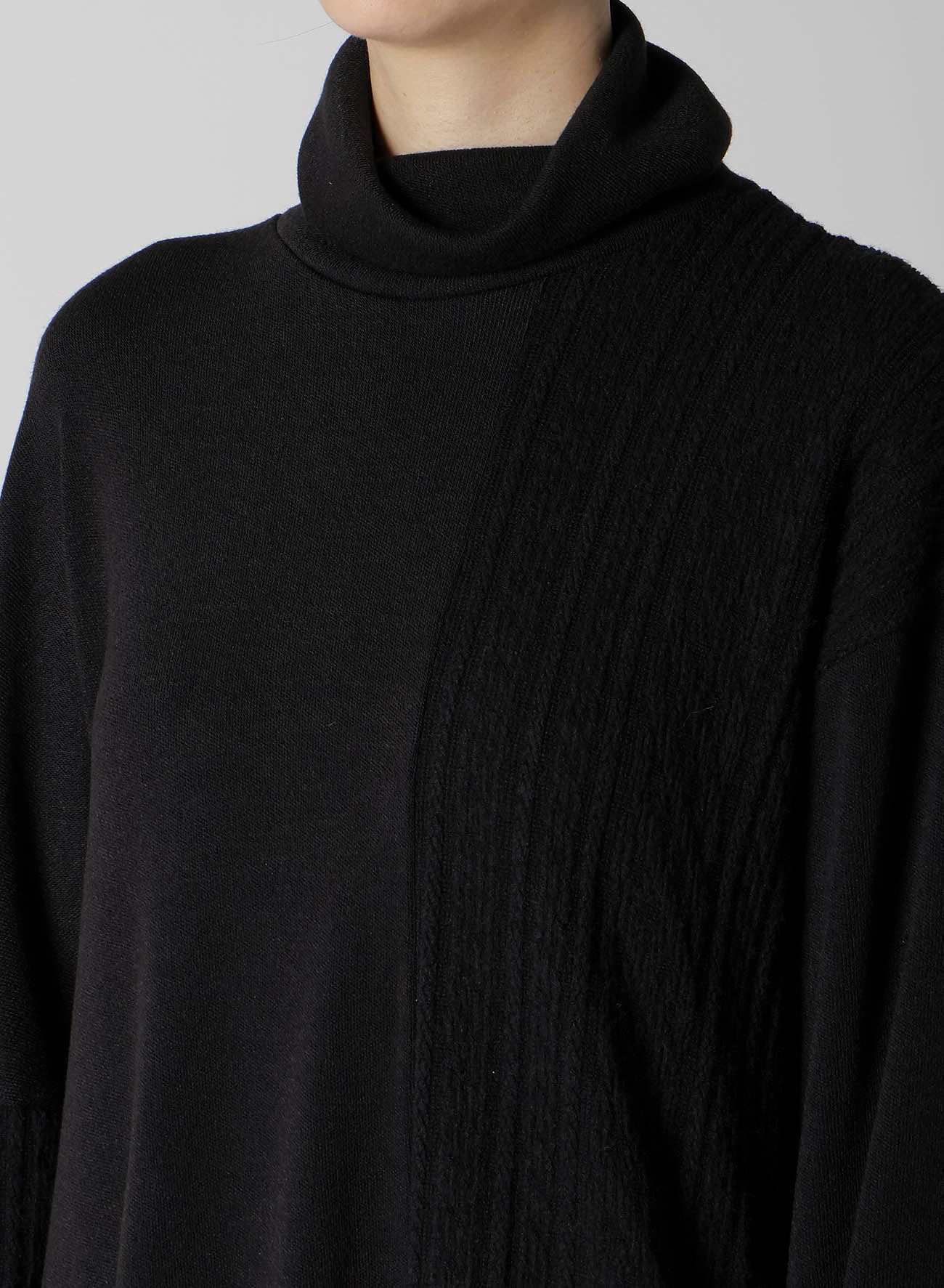 INTERLOCK PANELED HIGH NECK PO