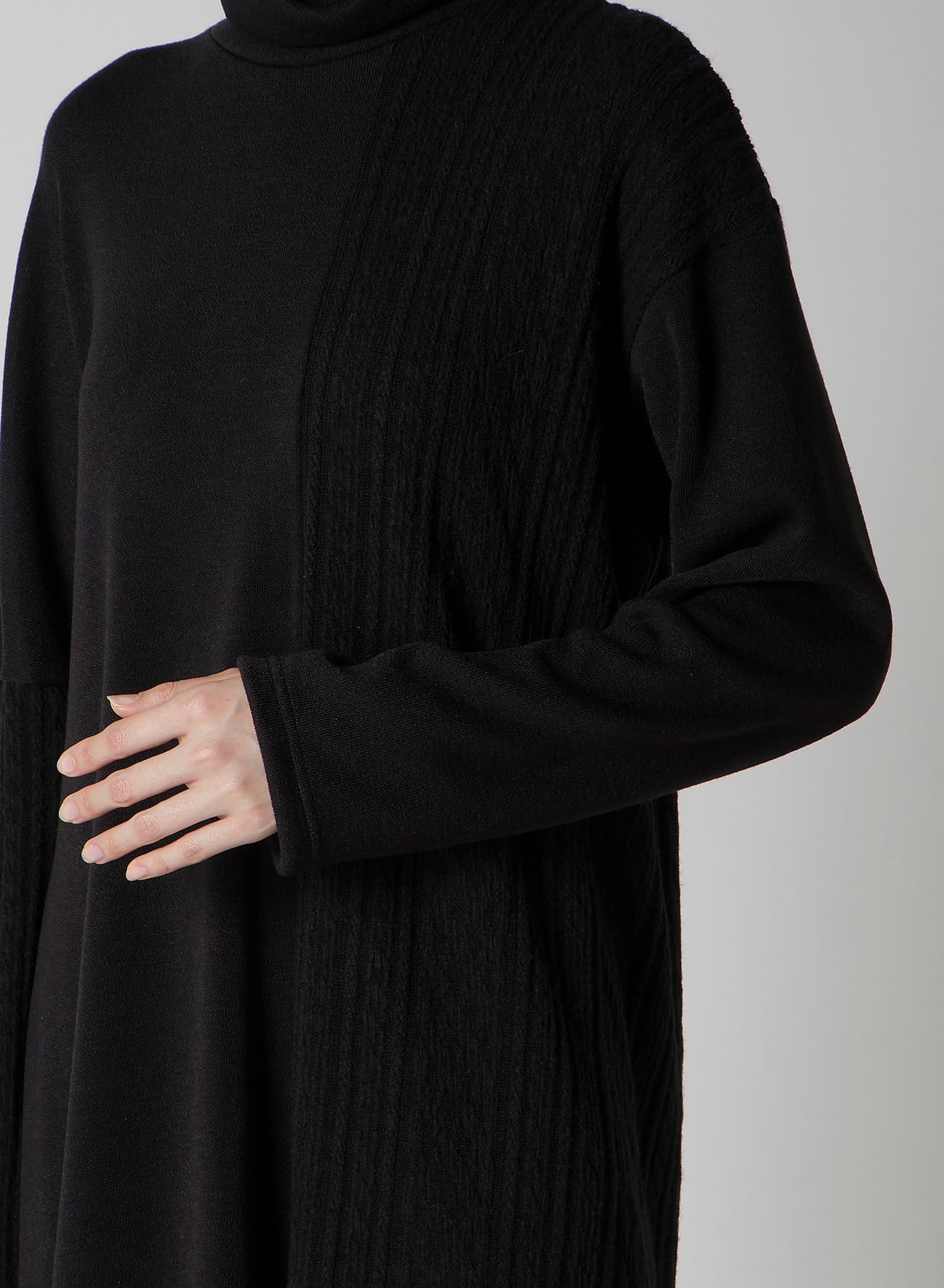 INTERLOCK PANELED HIGH NECK PO