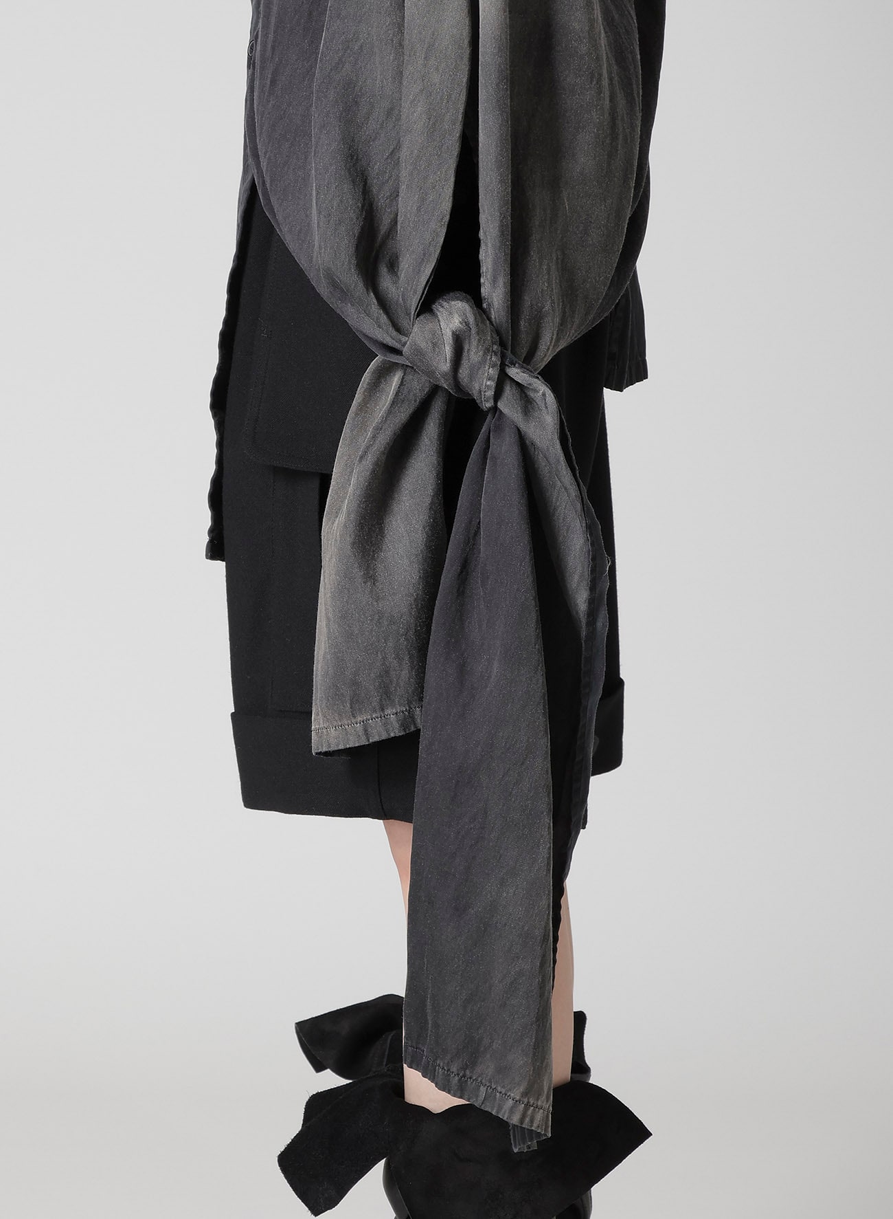Cu/C BLEACHED SATIN KNOT DETAIL BLOUSE