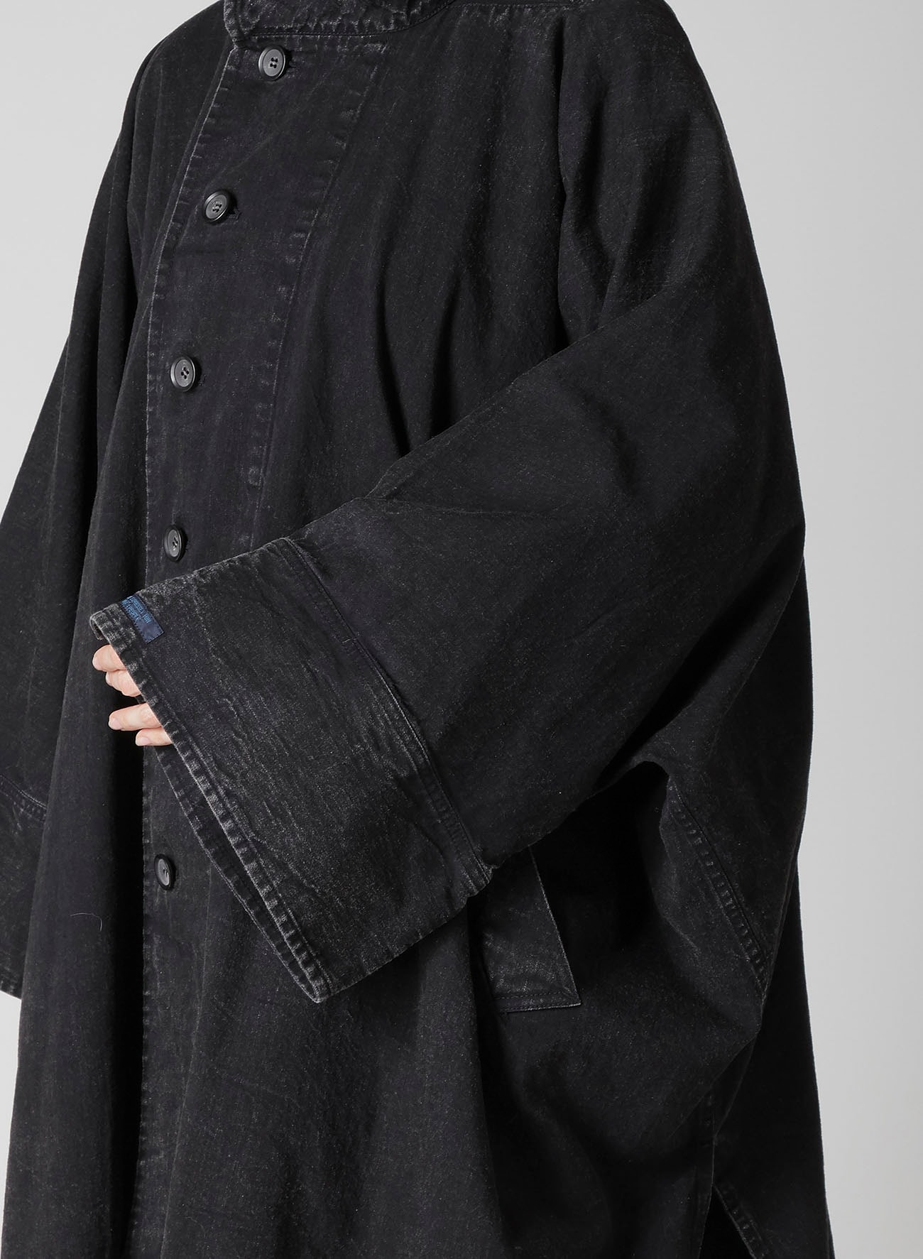 PERMANGANATE BLEACHED DENIM HIGH NECK COAT