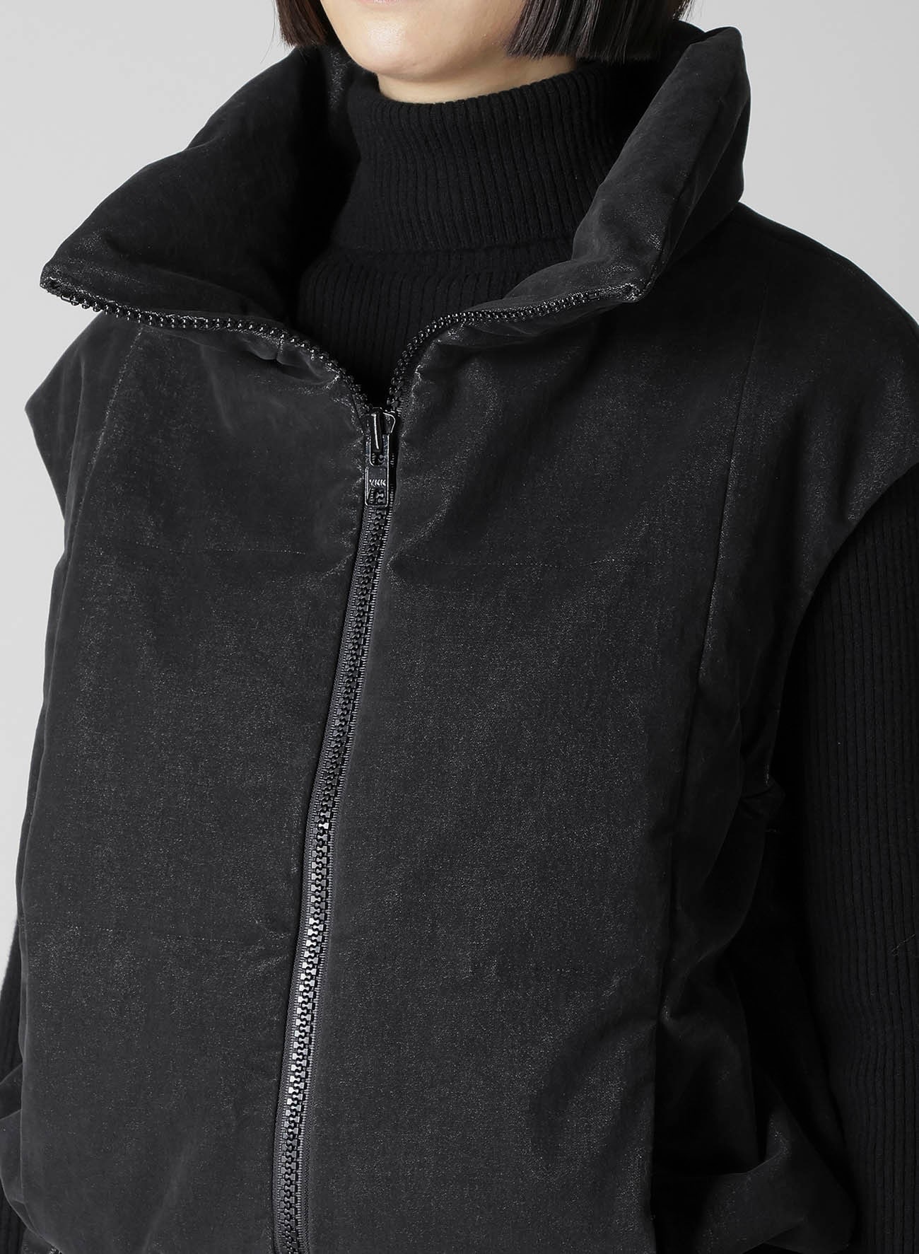STRETCHED VELVET PADDED VEST