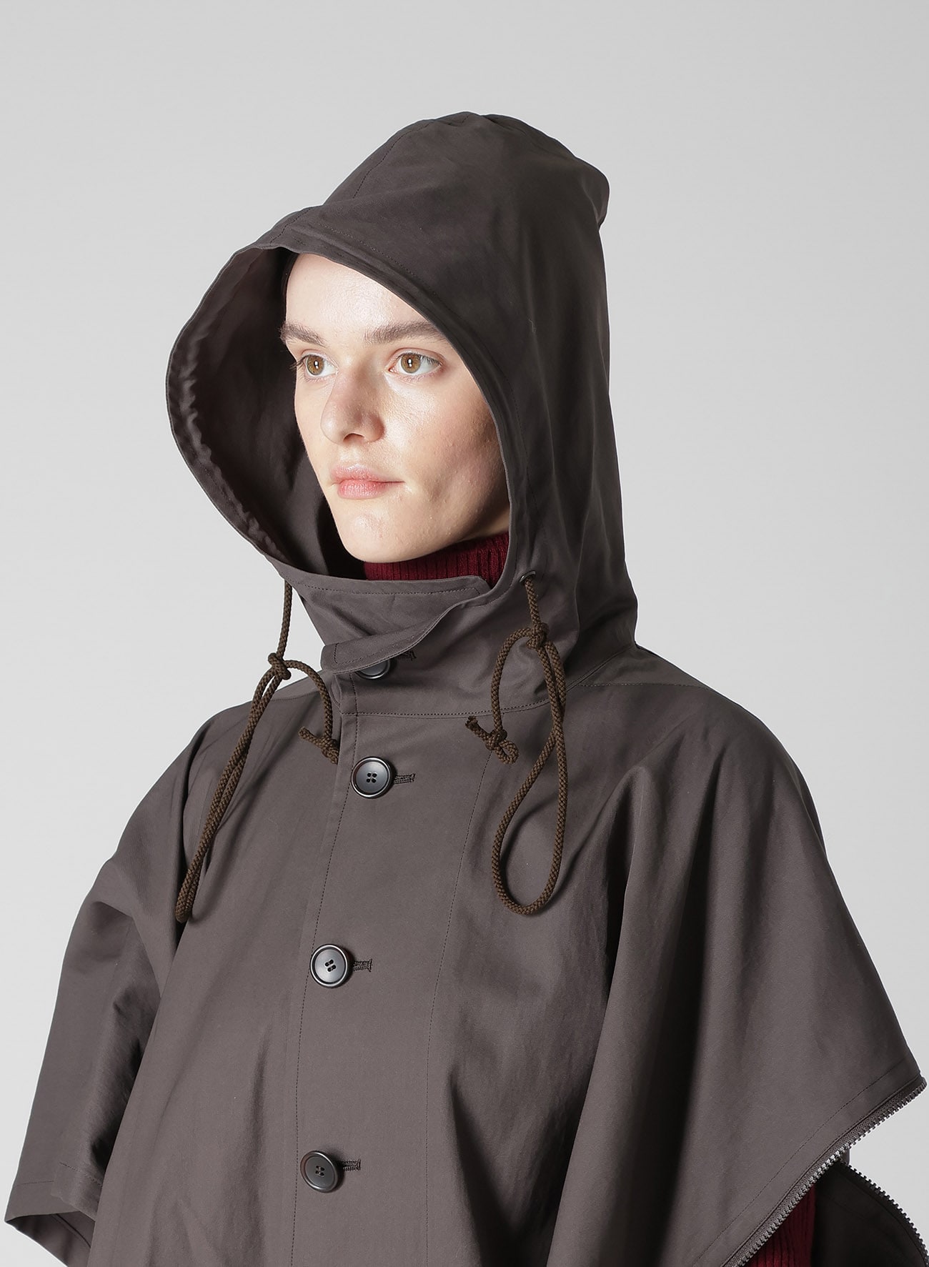 HIGH-TWISTED GABARDINE HODDED CAPE COAT