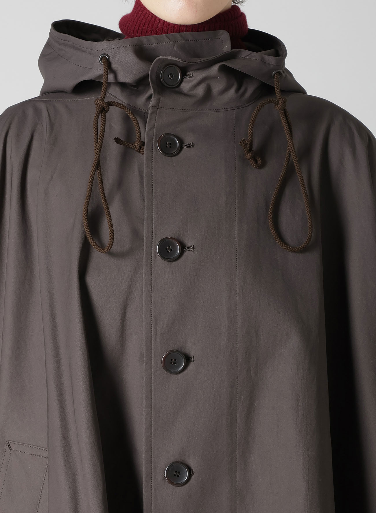 HIGH-TWISTED GABARDINE HODDED CAPE COAT