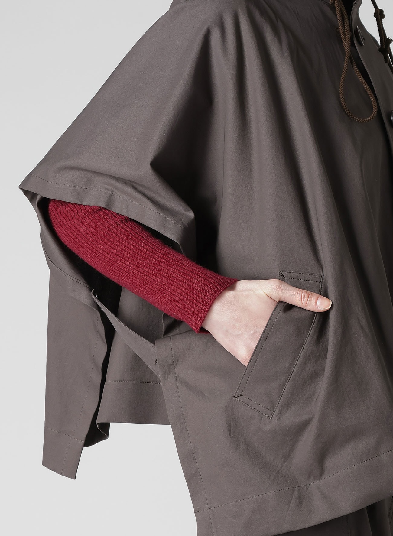 HIGH-TWISTED GABARDINE HODDED CAPE COAT