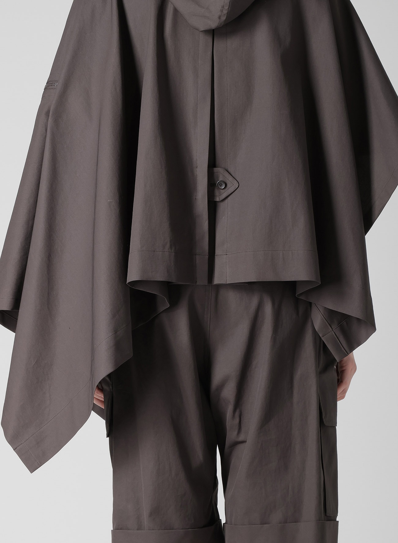 HIGH-TWISTED GABARDINE HODDED CAPE COAT