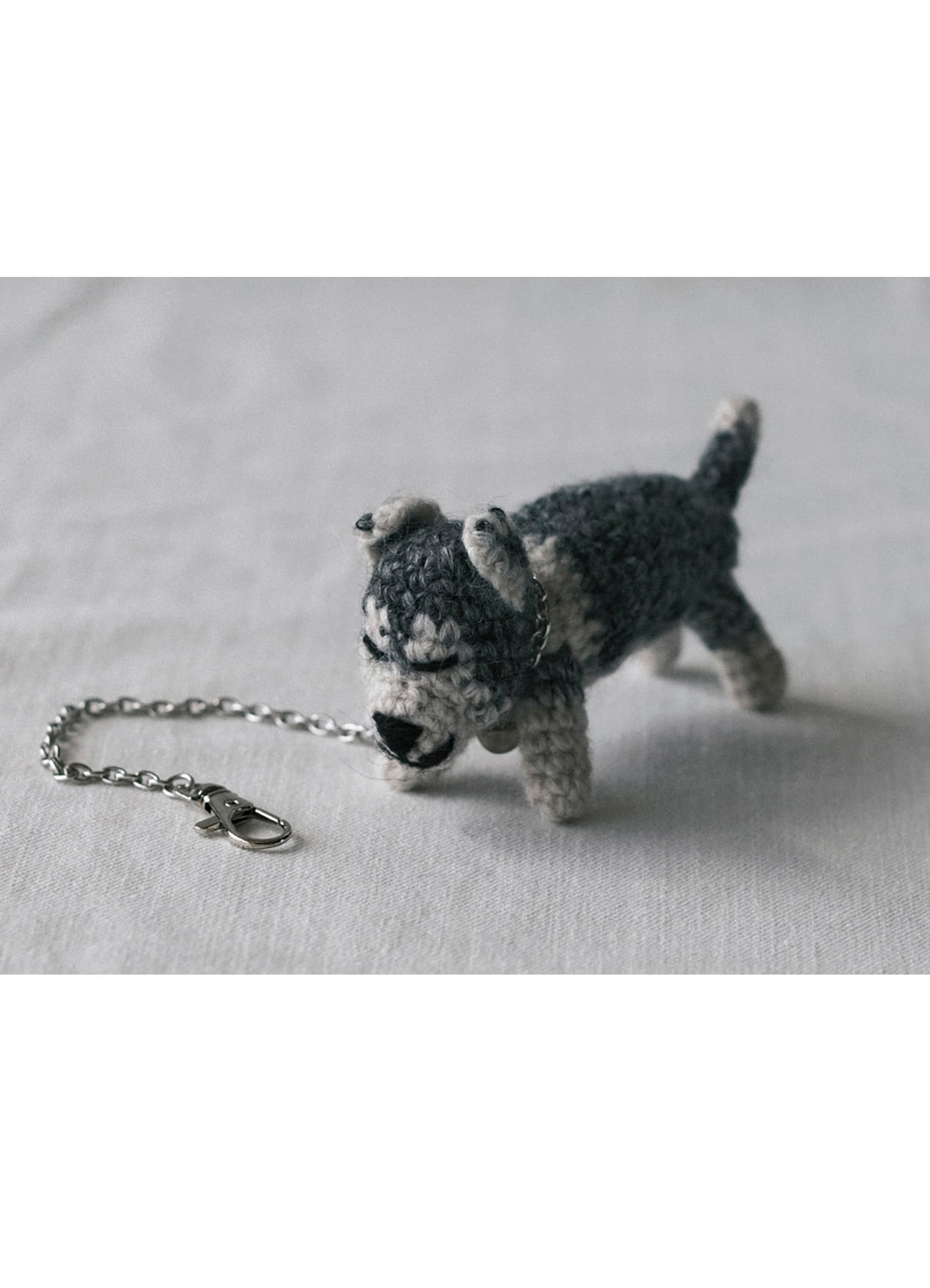 COMBINATION KNIT KNITTED KEY CHARM WITH CHAIN