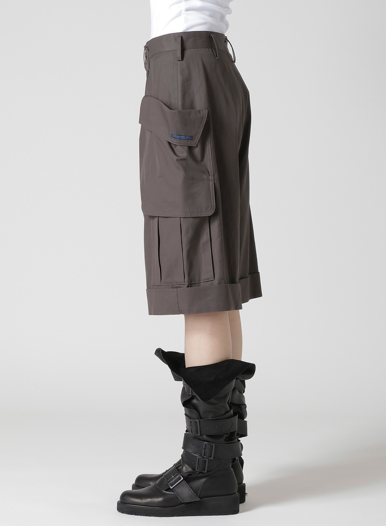 S HIGH-TWISTED GABARDINE SHORT CARGO PANTS
