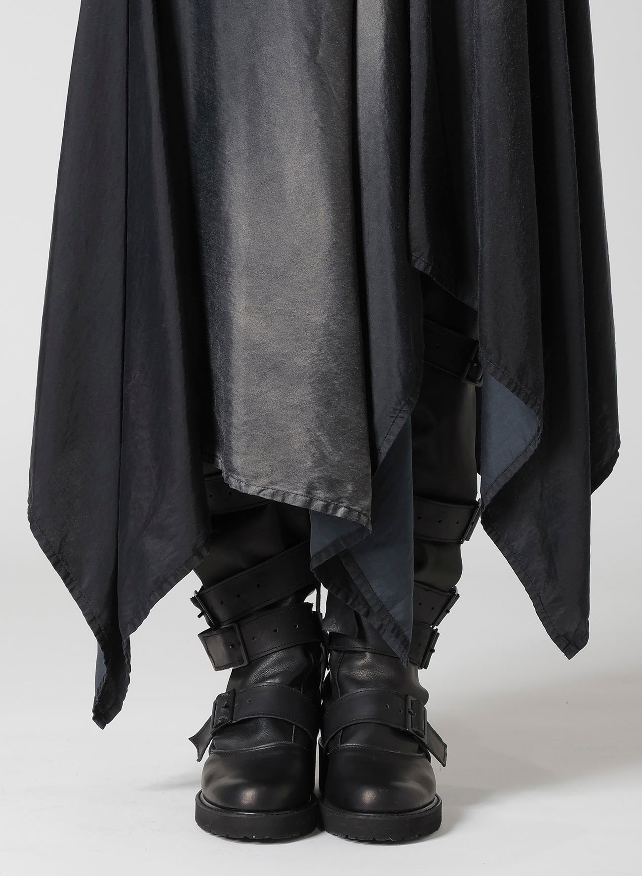 Cu/C BLEACHED SATIN ASYMMETRIC SKIRT