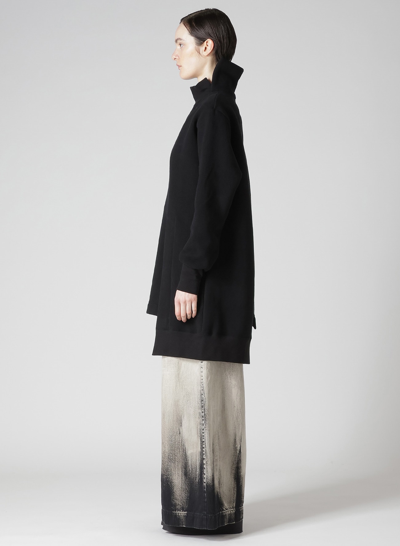 Liy/C BRUSHED FRENCH TERRY PANELED HIGH-NECK PULLOVER