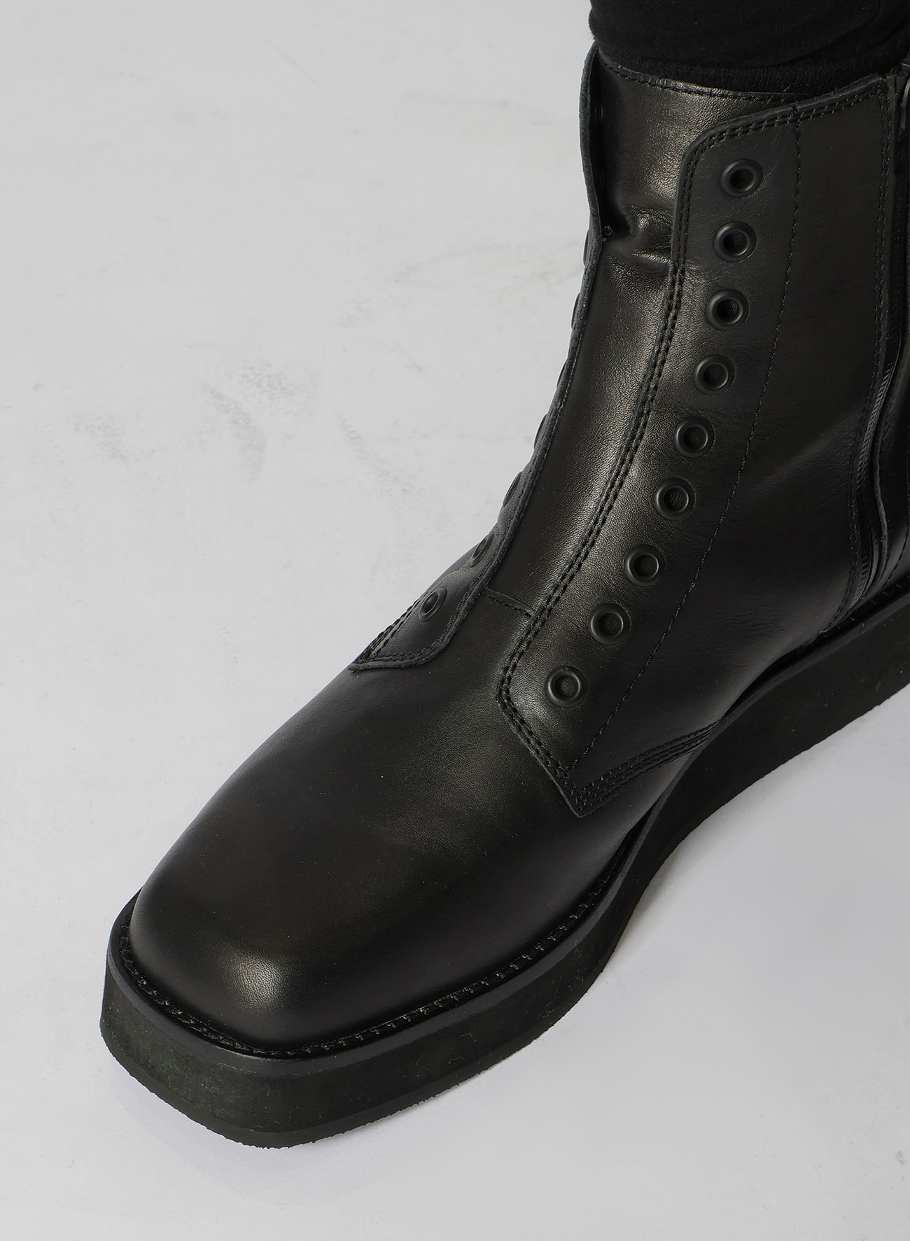 MAT OIL LEATHER SQUARE TOE ZIP BOOTS