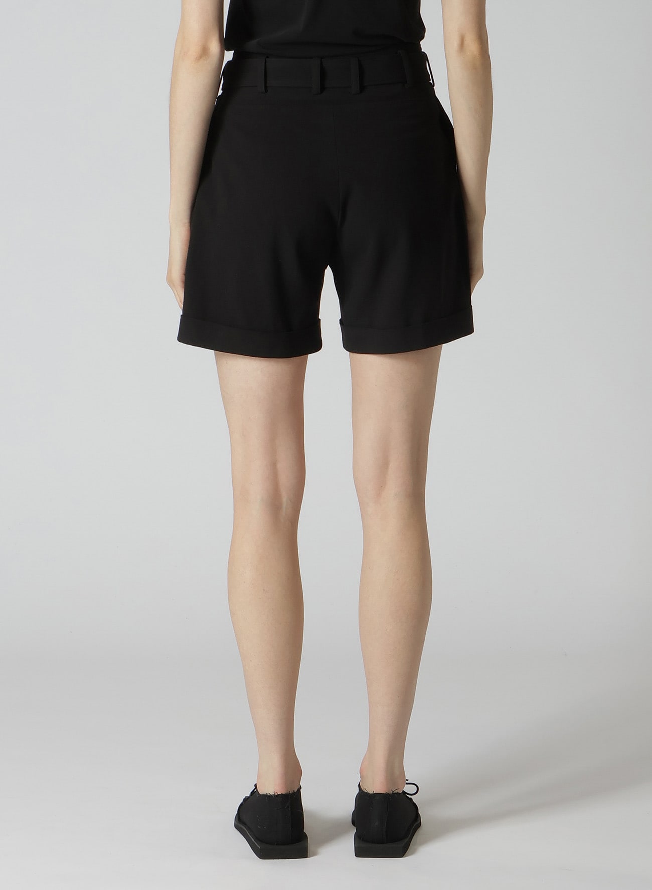 DAMAGED GABARDINE BEELTED SHORT PANTS