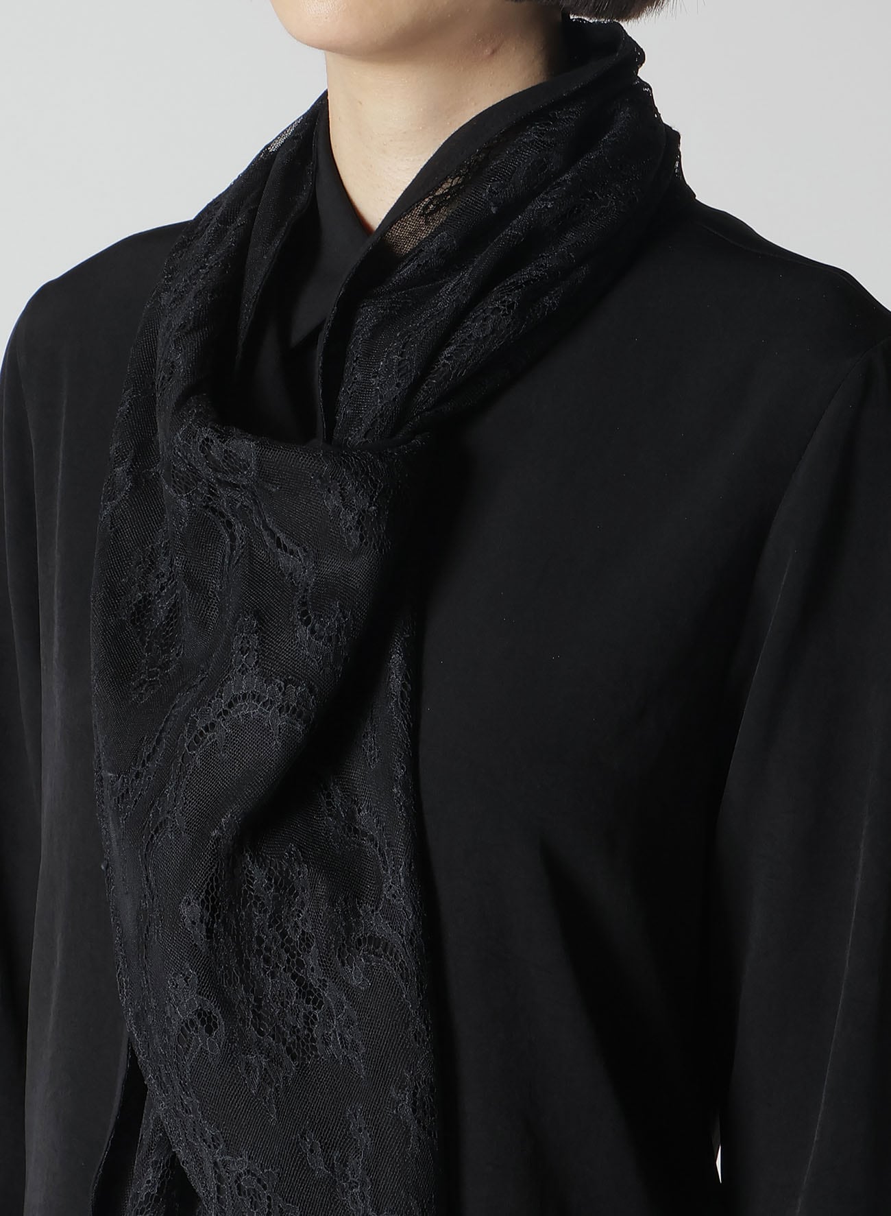 TA/PE CREPE DE CHINE STOLE DETAIL BLOUSE