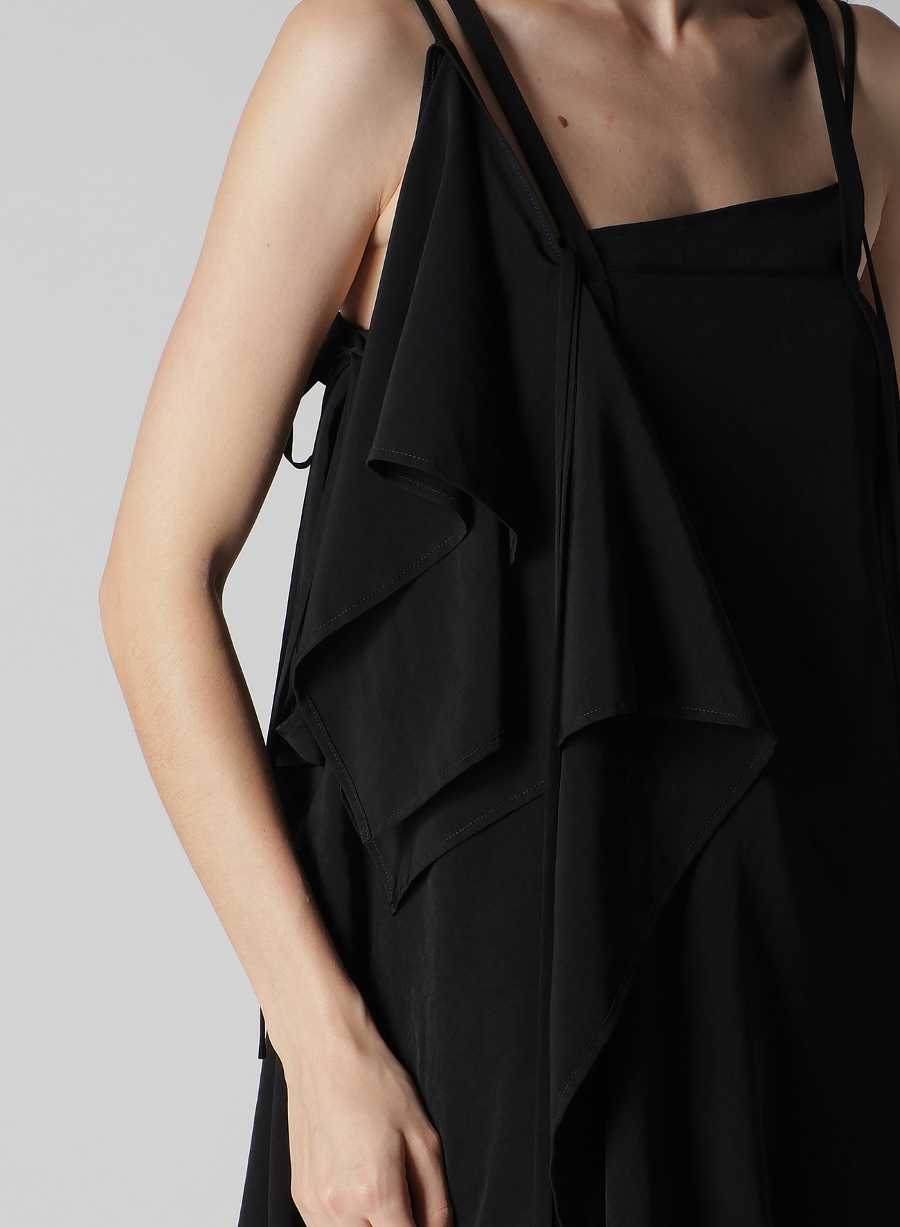 TA/PE CREPE DE CHINE R DRAPED STRING DRESS