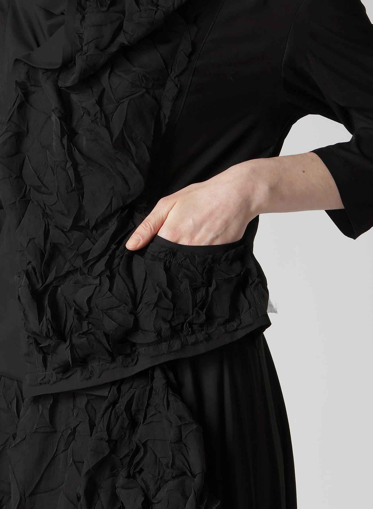 CUT-OUT COLLAR JACKET