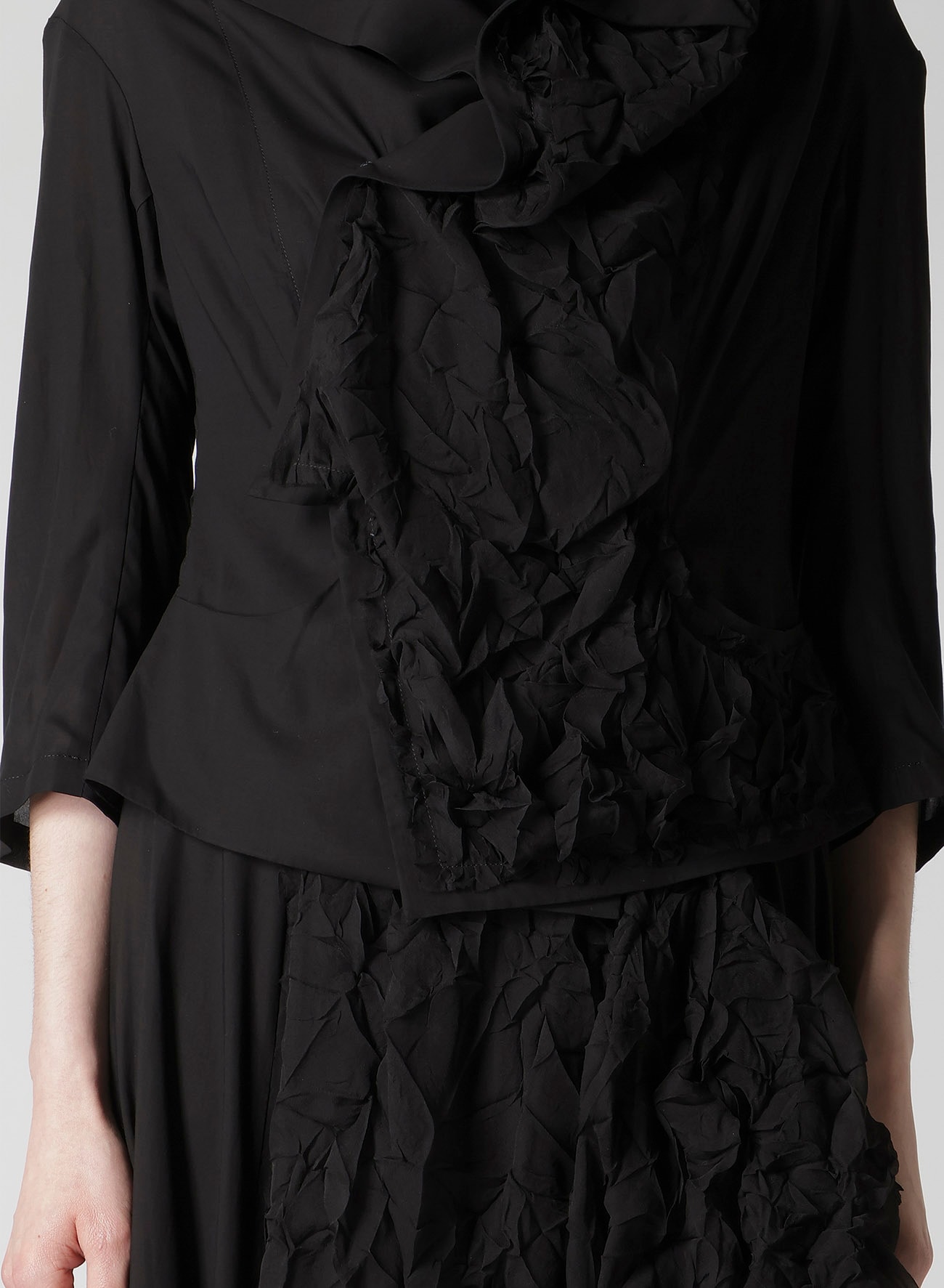 CUT-OUT COLLAR JACKET