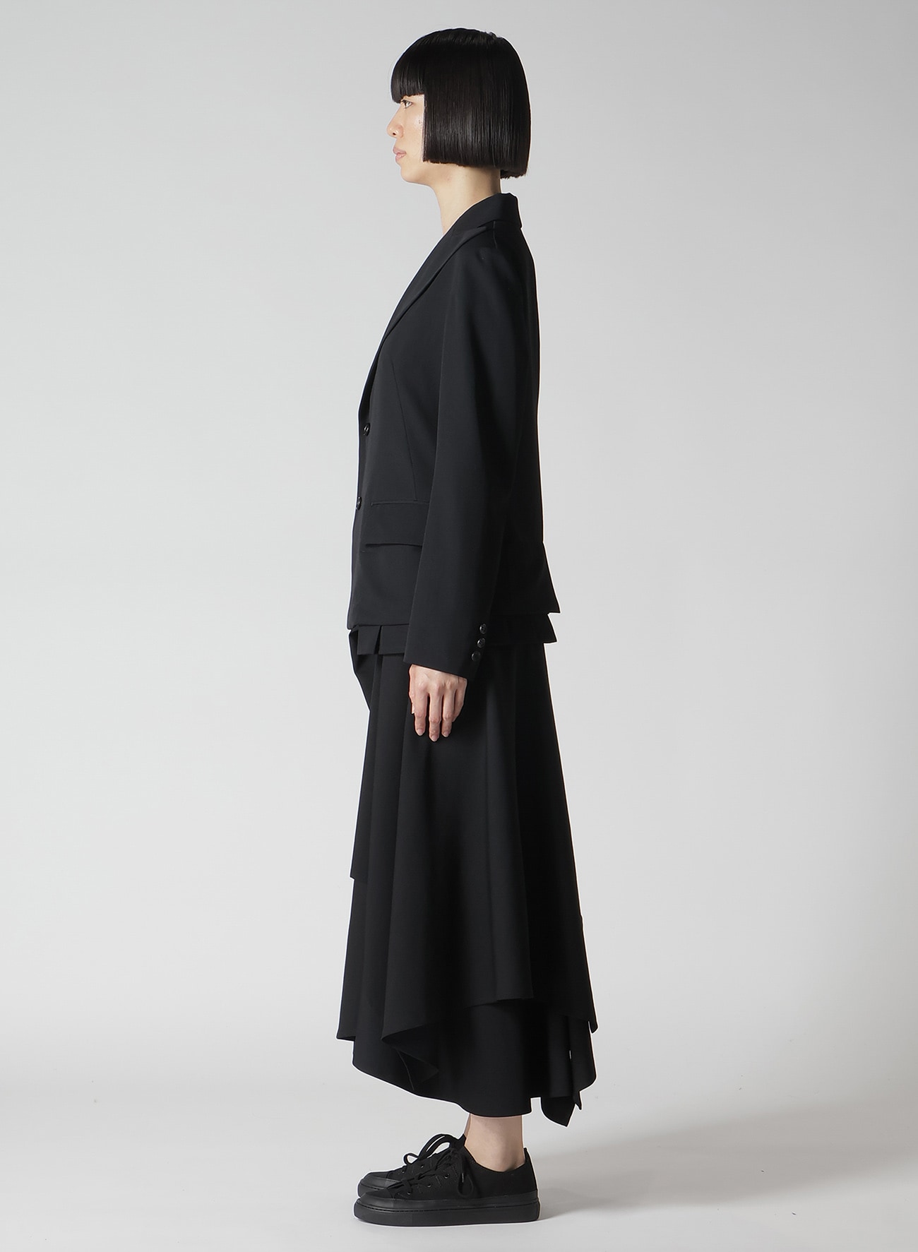 GABARDINE PLEATS DETAIL JACKET