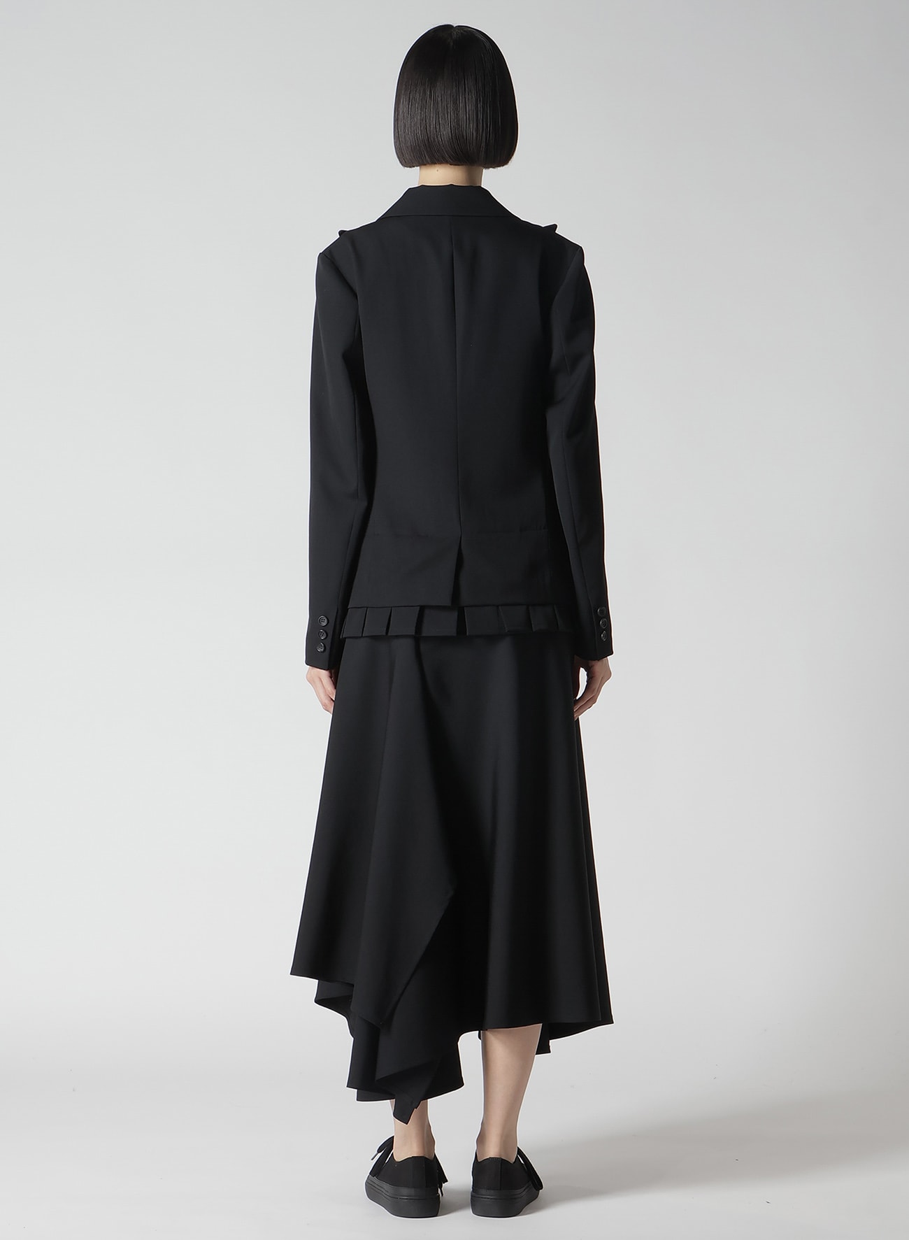 GABARDINE PLEATS DETAIL JACKET