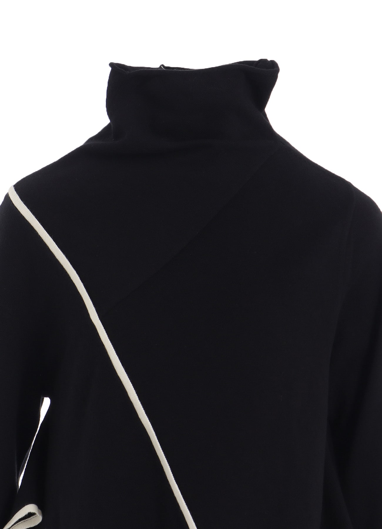 PLAIN STITCH DRAPED HIGHNECK PO